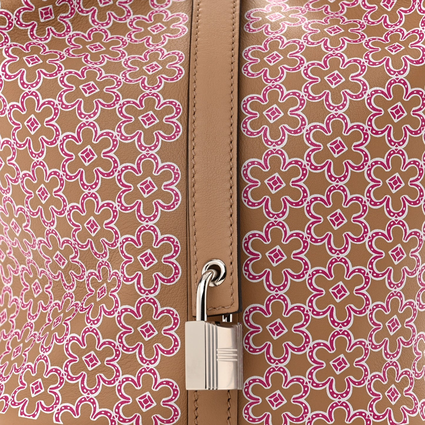Swift Lucky Daisy Picotin Lock 18 PM Chai Rose White