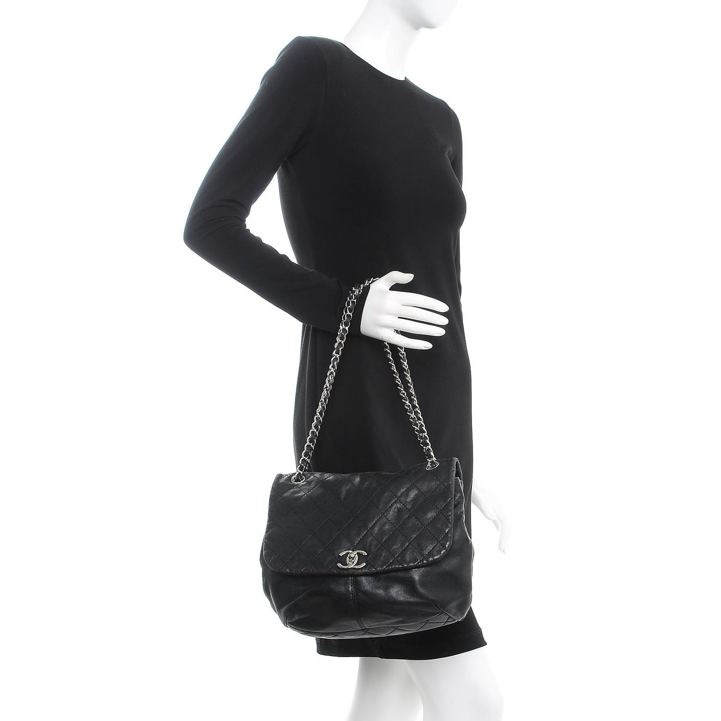 Shiny Lambskin Quilted Medium Trianon Messenger Flap Black