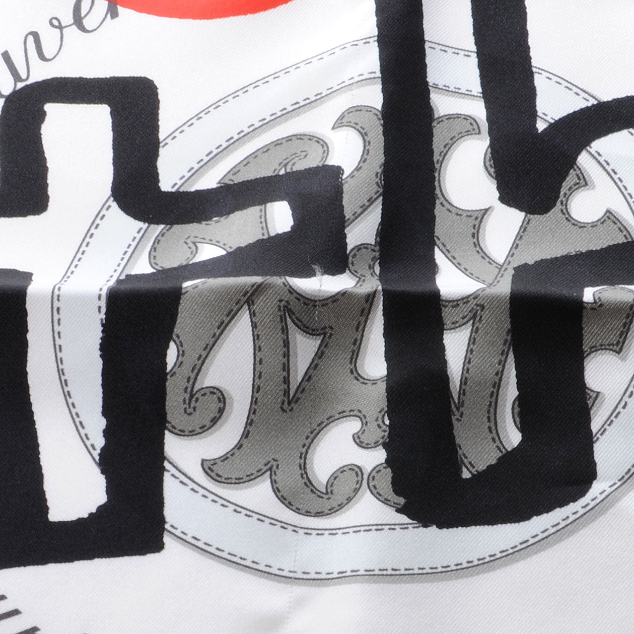 Silk Couvertures et Tenues de Jour Comme des Garcons Scarf 90