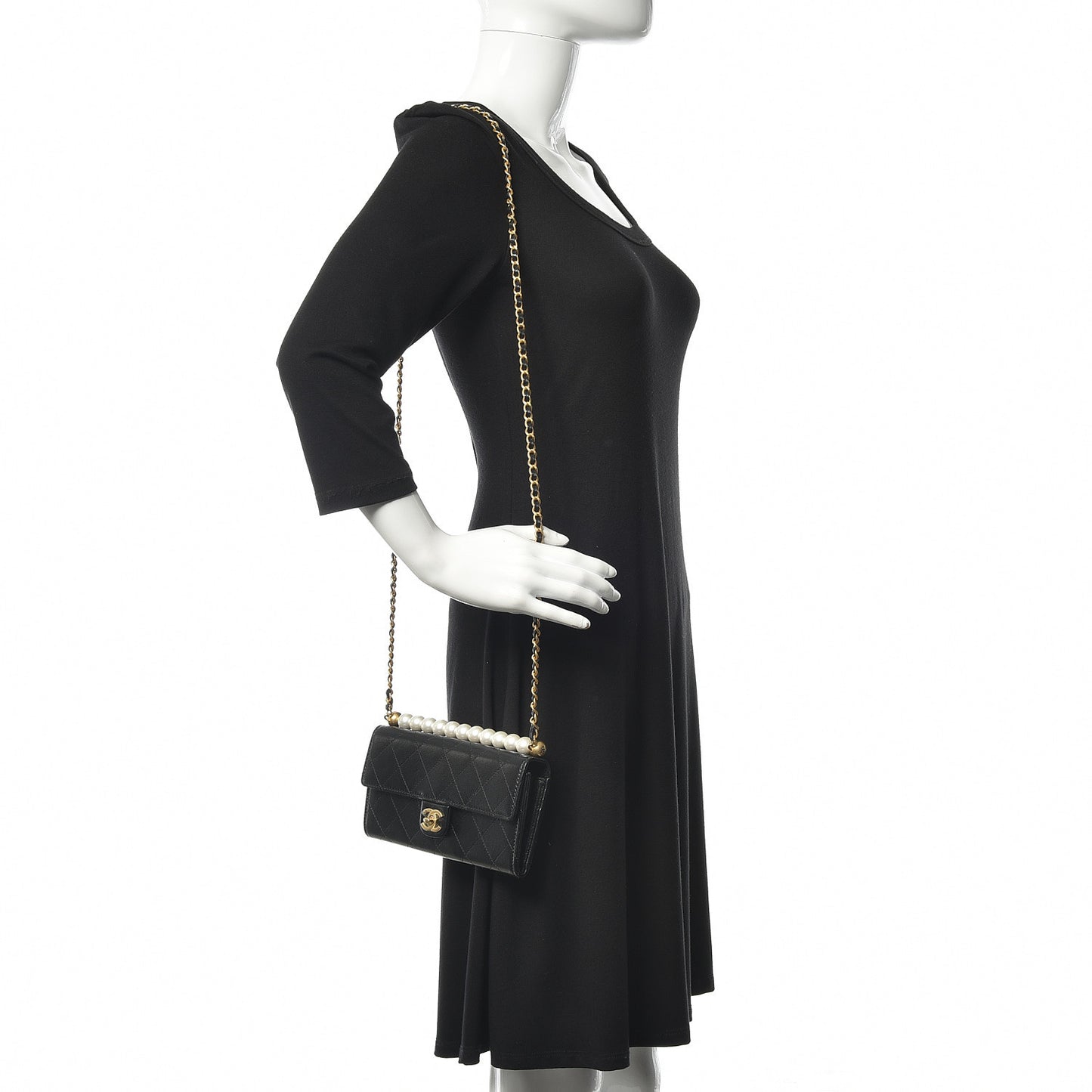 Goatskin Quilted Chic Pearls Clutch With Chain Black
