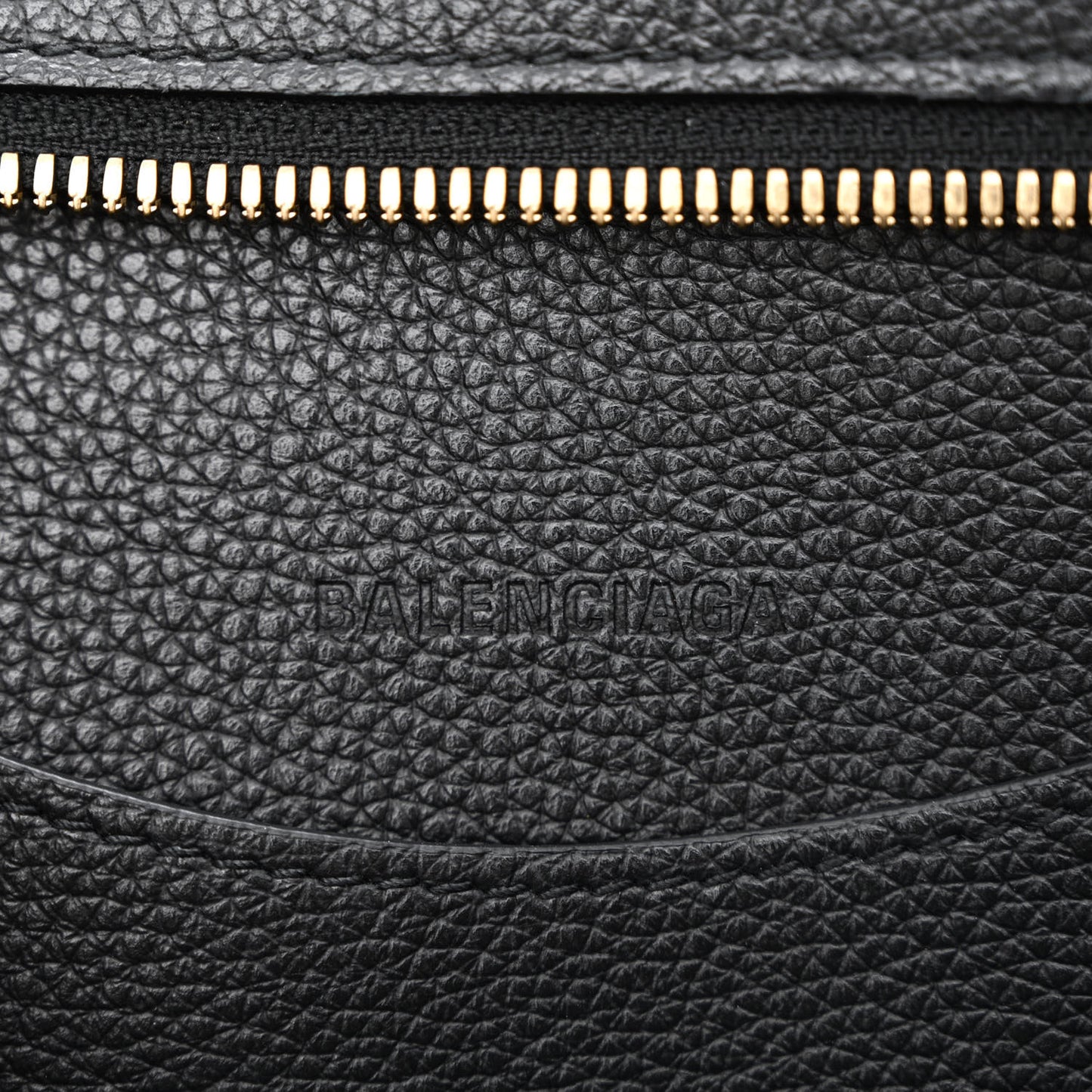 Grained Calfskin Neo Classic Gold Hardware S City Black