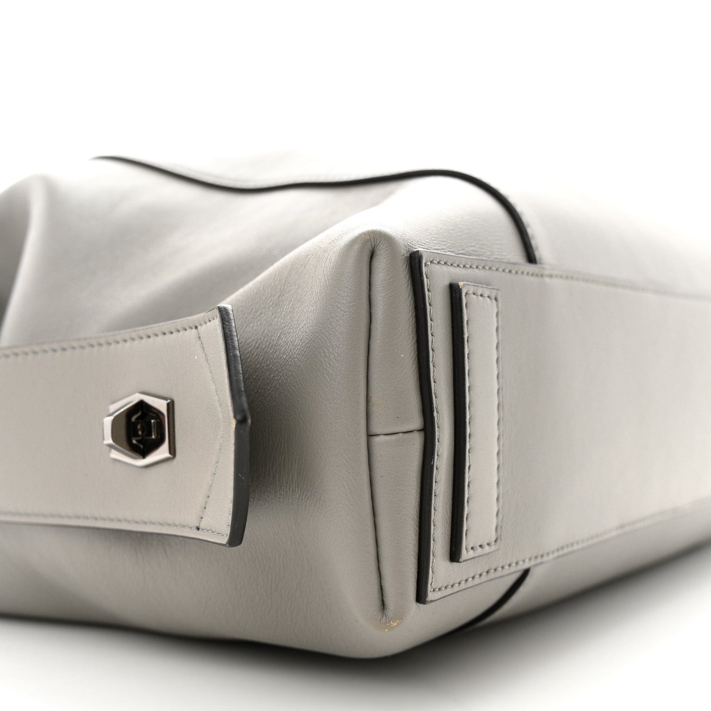 Soft Calfskin Medium Soft Antigona Pearl Grey