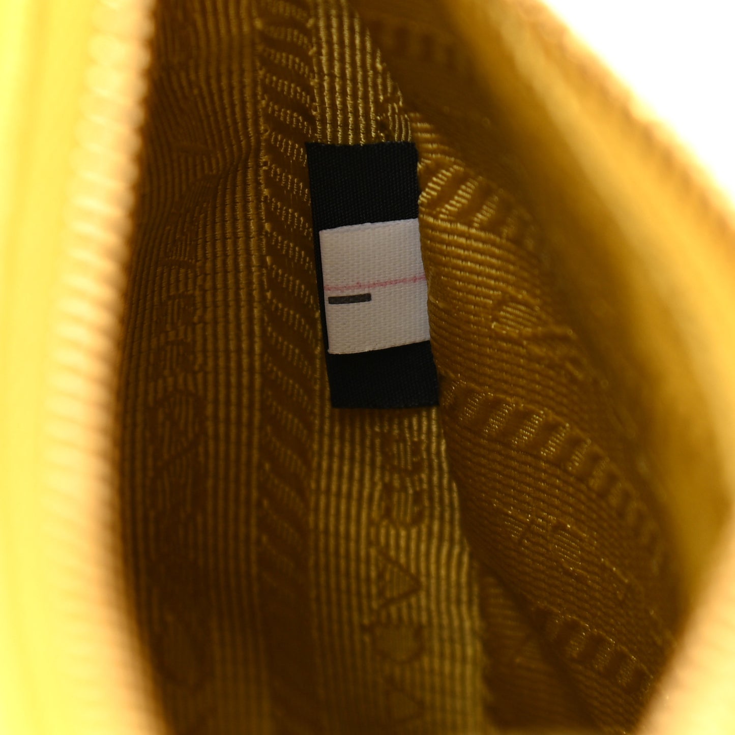Saffiano Lux Re-Edition 2005 Shoulder Bag Sole