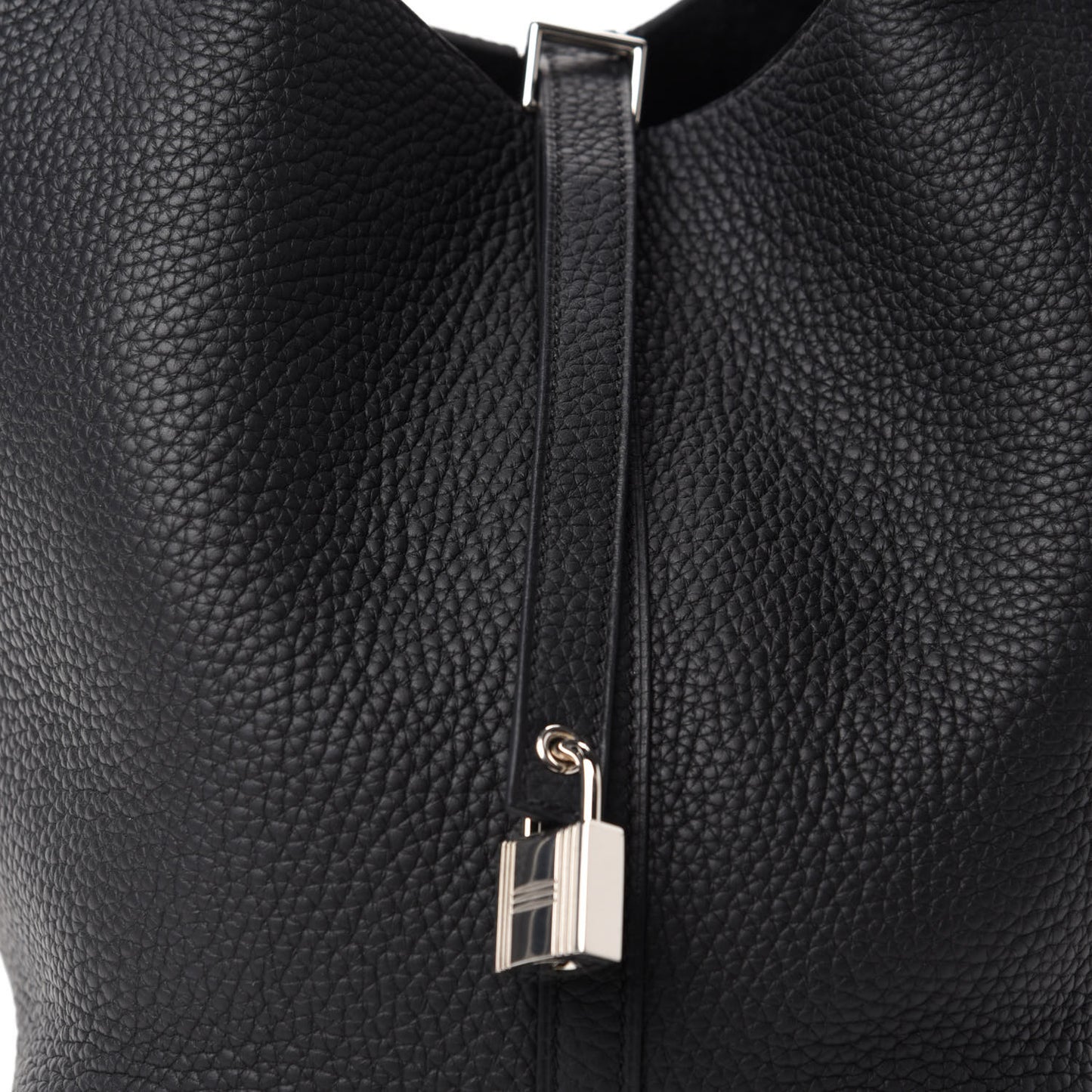 Taurillon Clemence Picotin Lock 22 MM Black