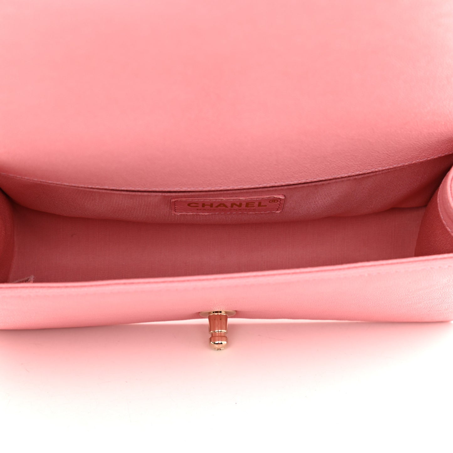 Caviar Quilted Medium Boy Flap Pink