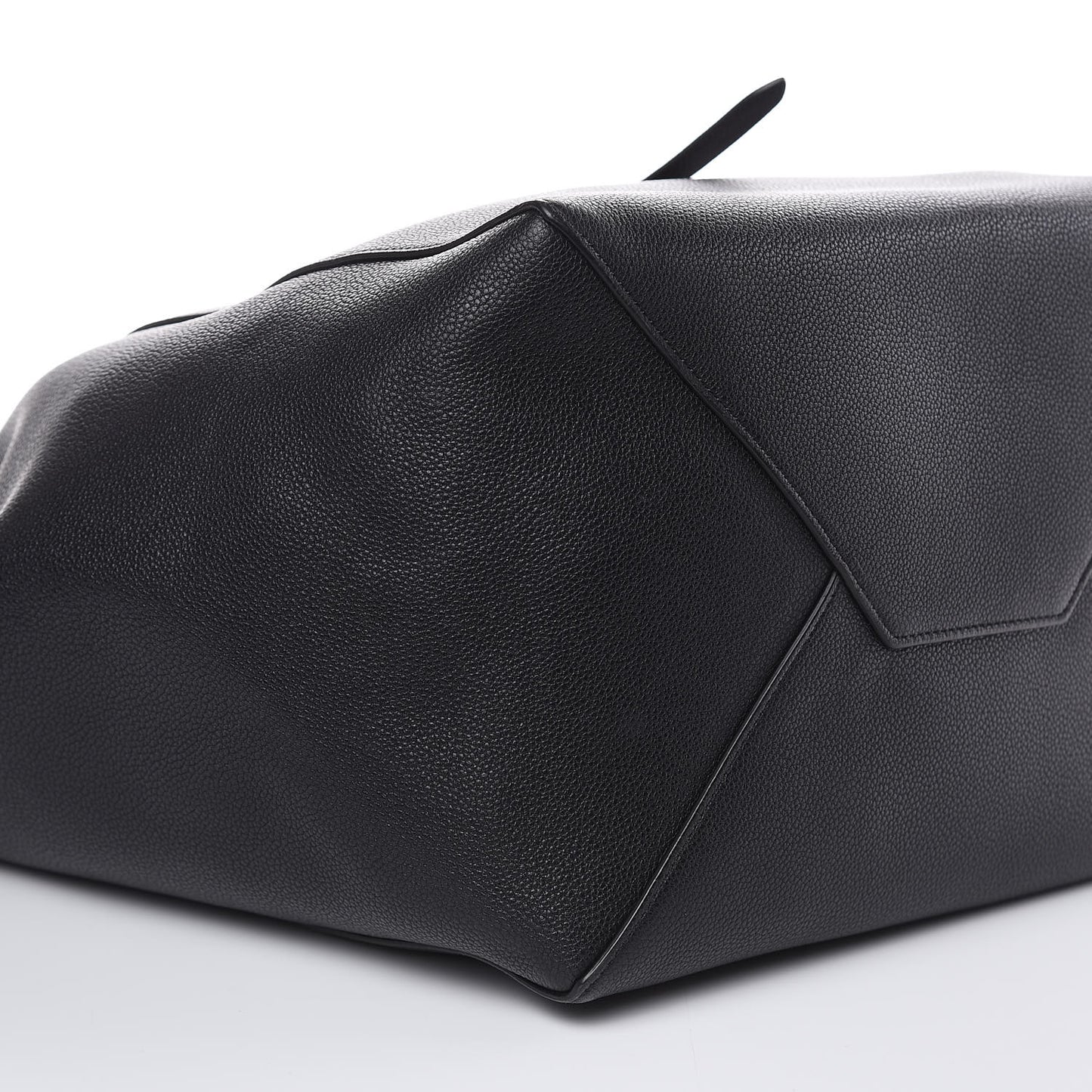 Soft Grained Calfskin Medium Belt Cabas Phantom Black
