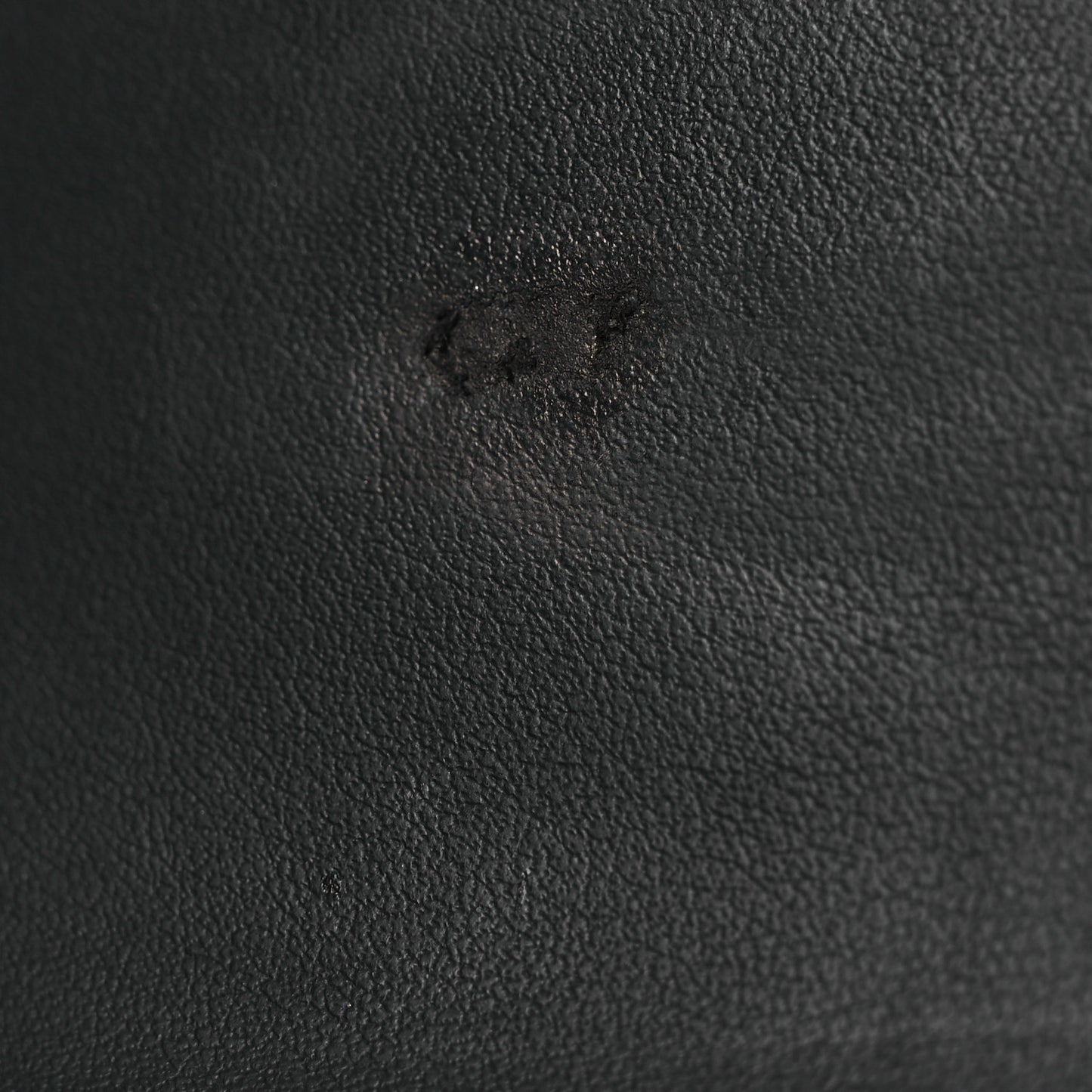 Calfskin Vintage Check Hannah Wallet with Detachable Strap Black