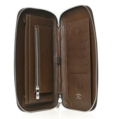 Louis Vuitton Taiga Atoll Travel Organizer Grizzli 5 of 19