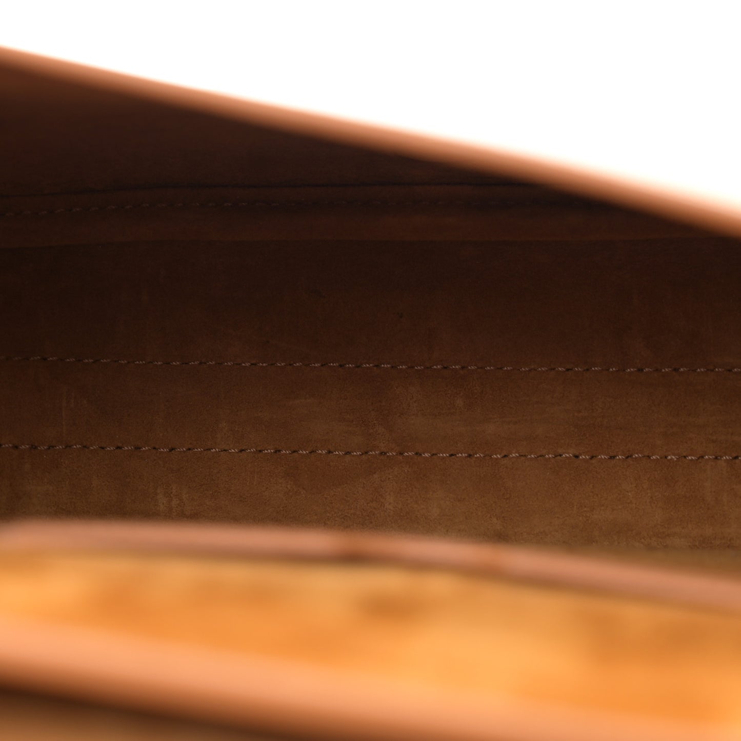 Box Calfskin Medium Bobby Flap Camel