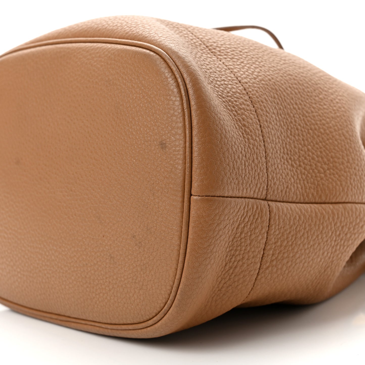 Vitello Daino Drawstring Bucket Beige