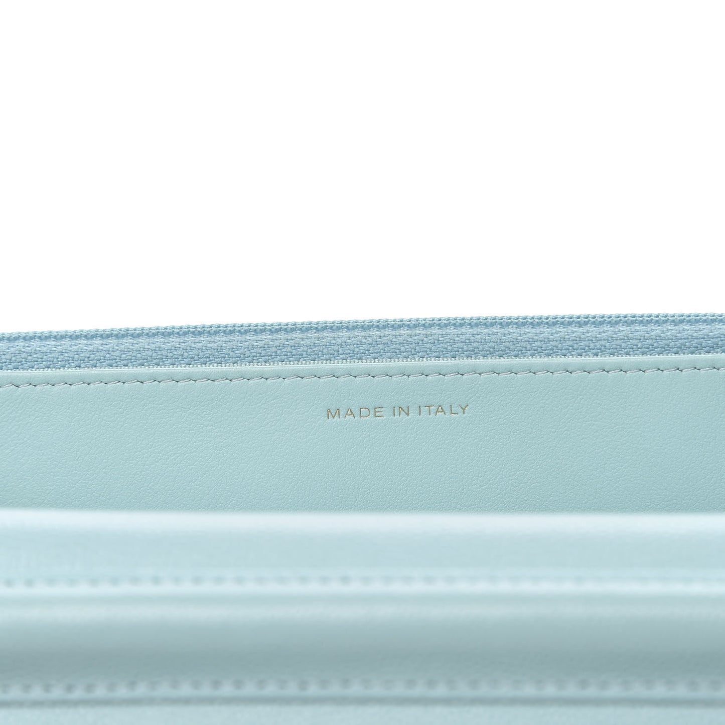 Caviar Quilted Wallet On Chain WOC Light Blue