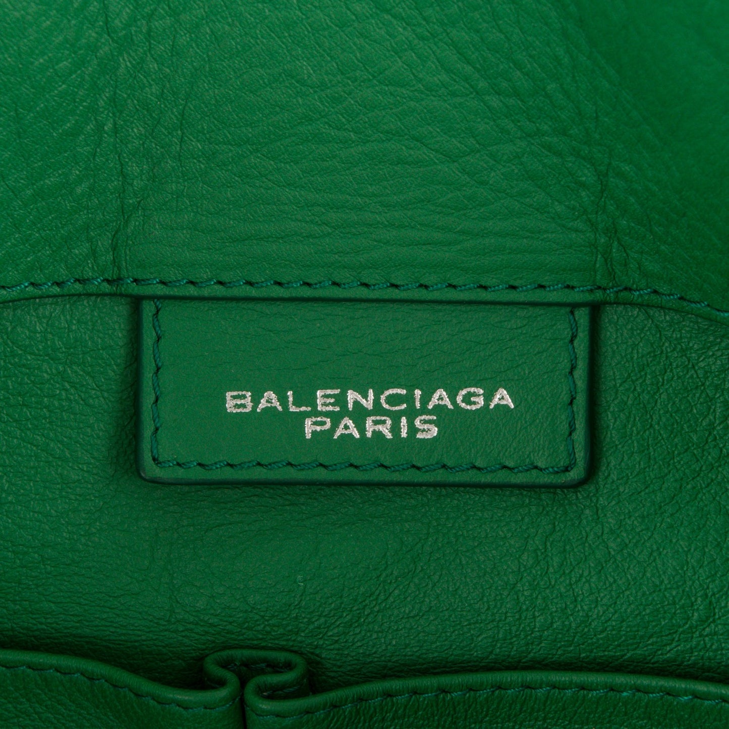 Veau Papier A4 Zip Around Tote Pomme