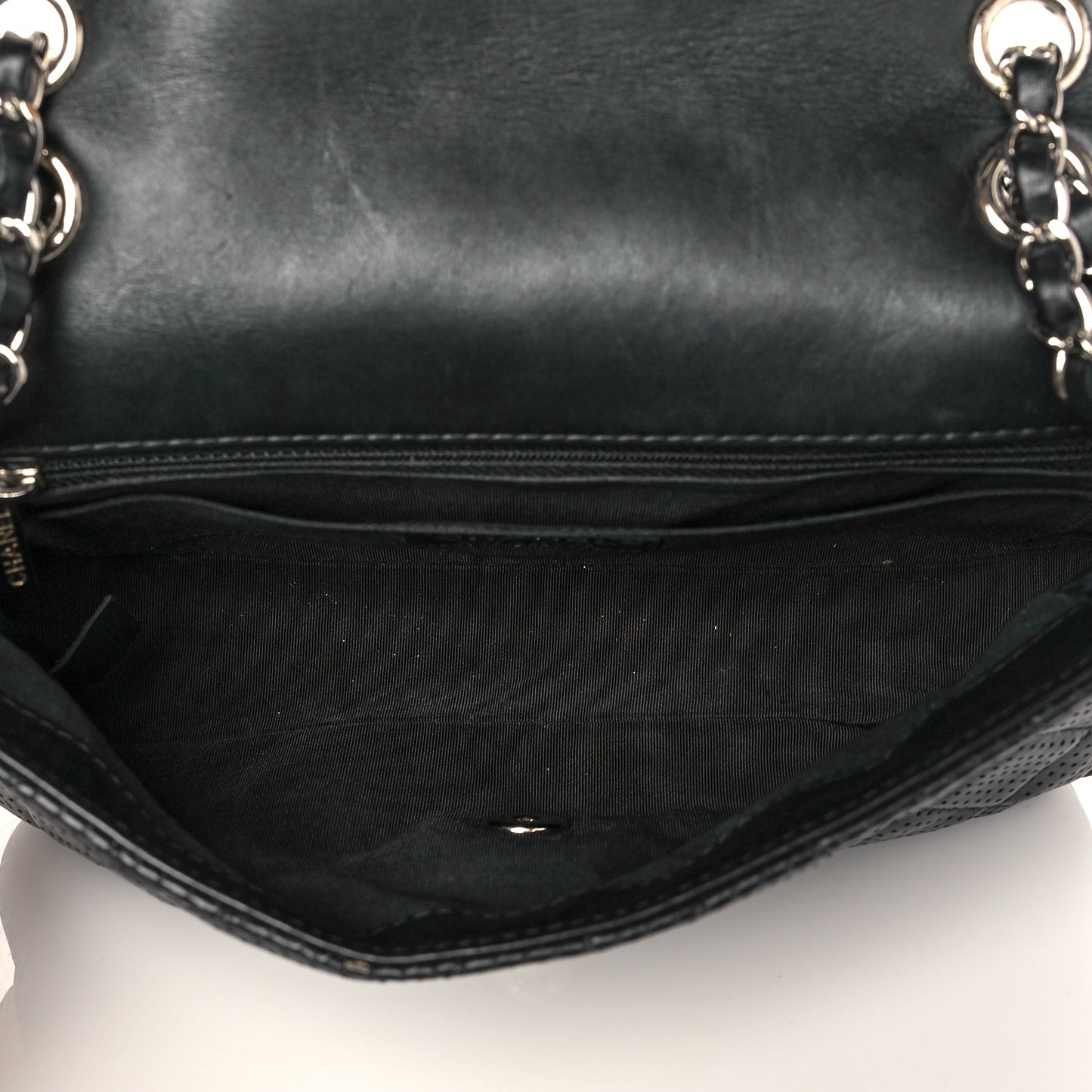 Lambskin Perforated Medium Punch Flap Black