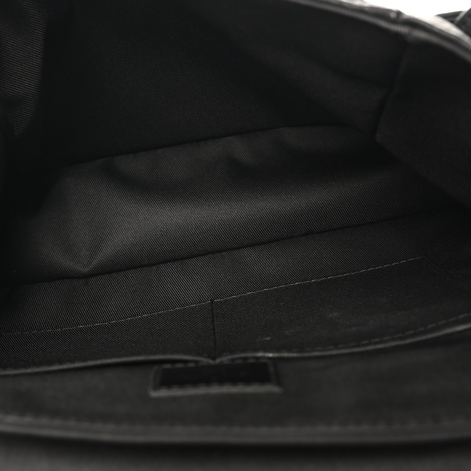 Louis Vuitton Taurillon Christopher Messenger Black 5 of 9
