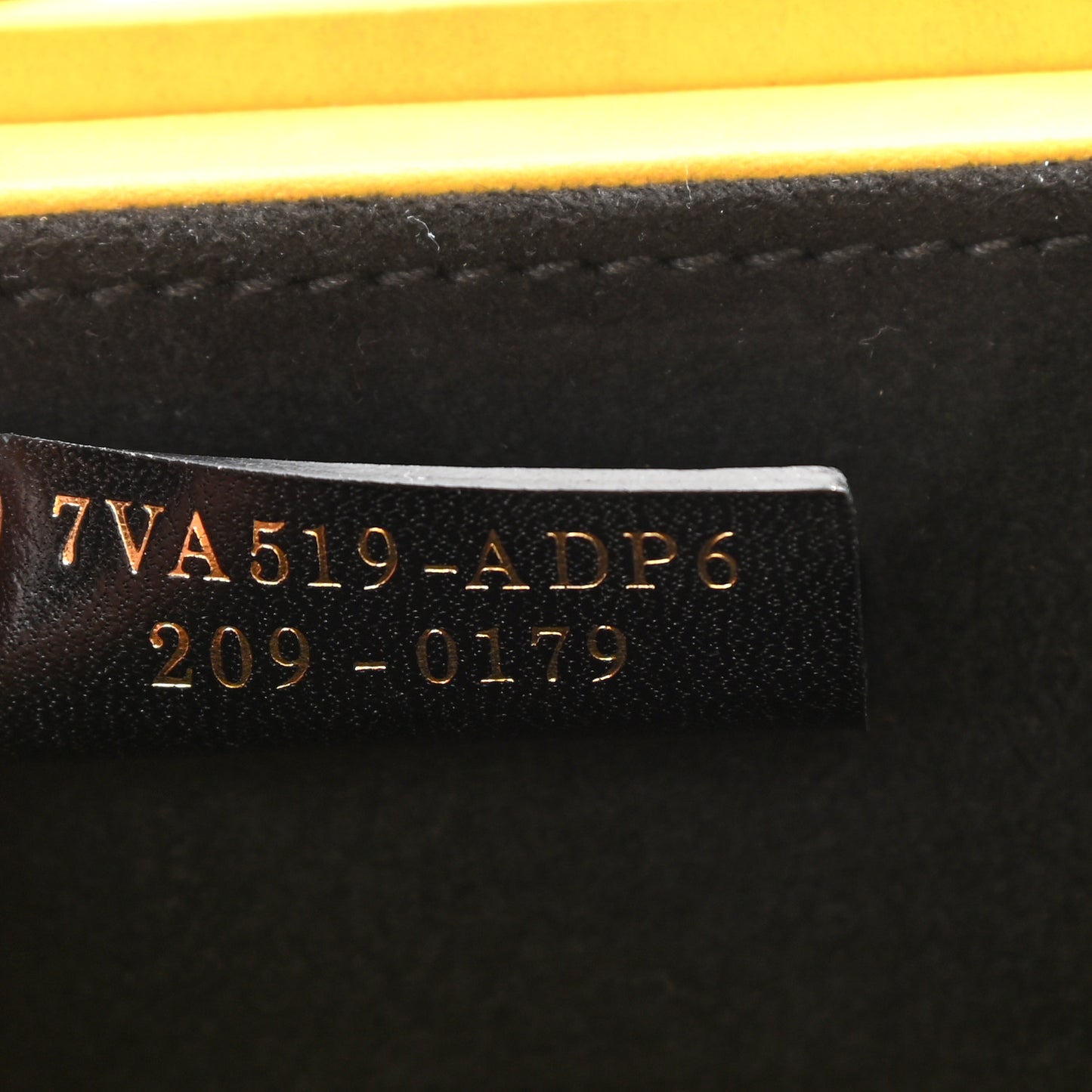 Vitello Fluffy Logo Vertical Box Yellow Box Black