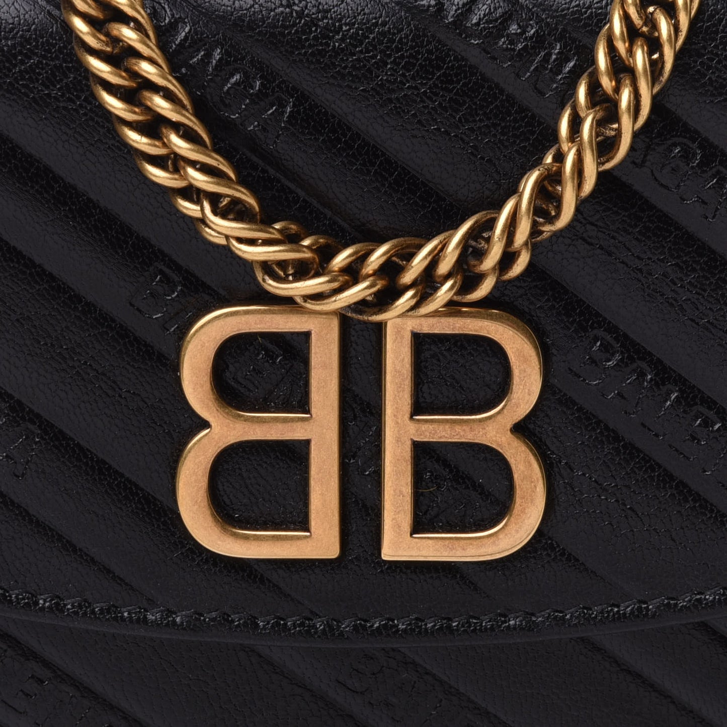 Shiny Goatskin Logo Embossed BB Wallet On Chain Black