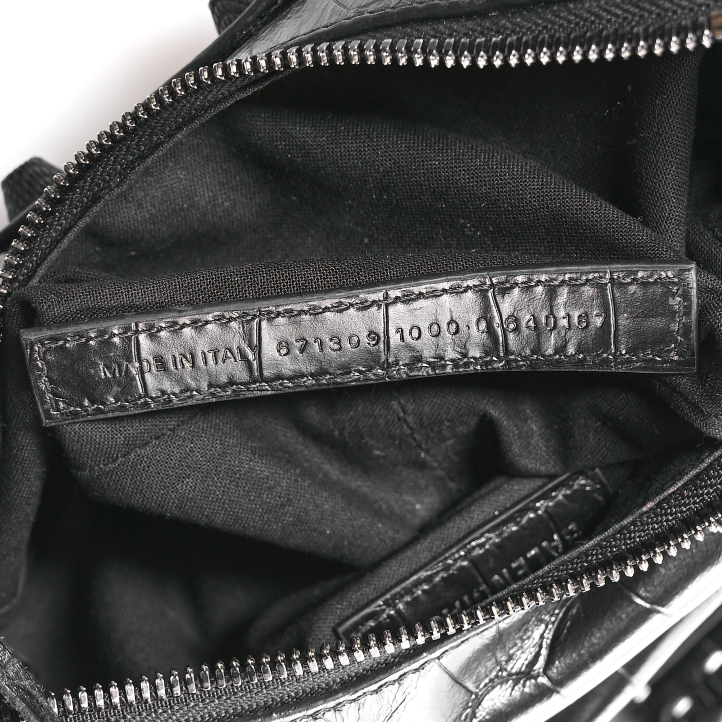 Extra Supple Calfskin Crocodile Embossed Monochrome Le Cagole Shoulder Bag XS Black