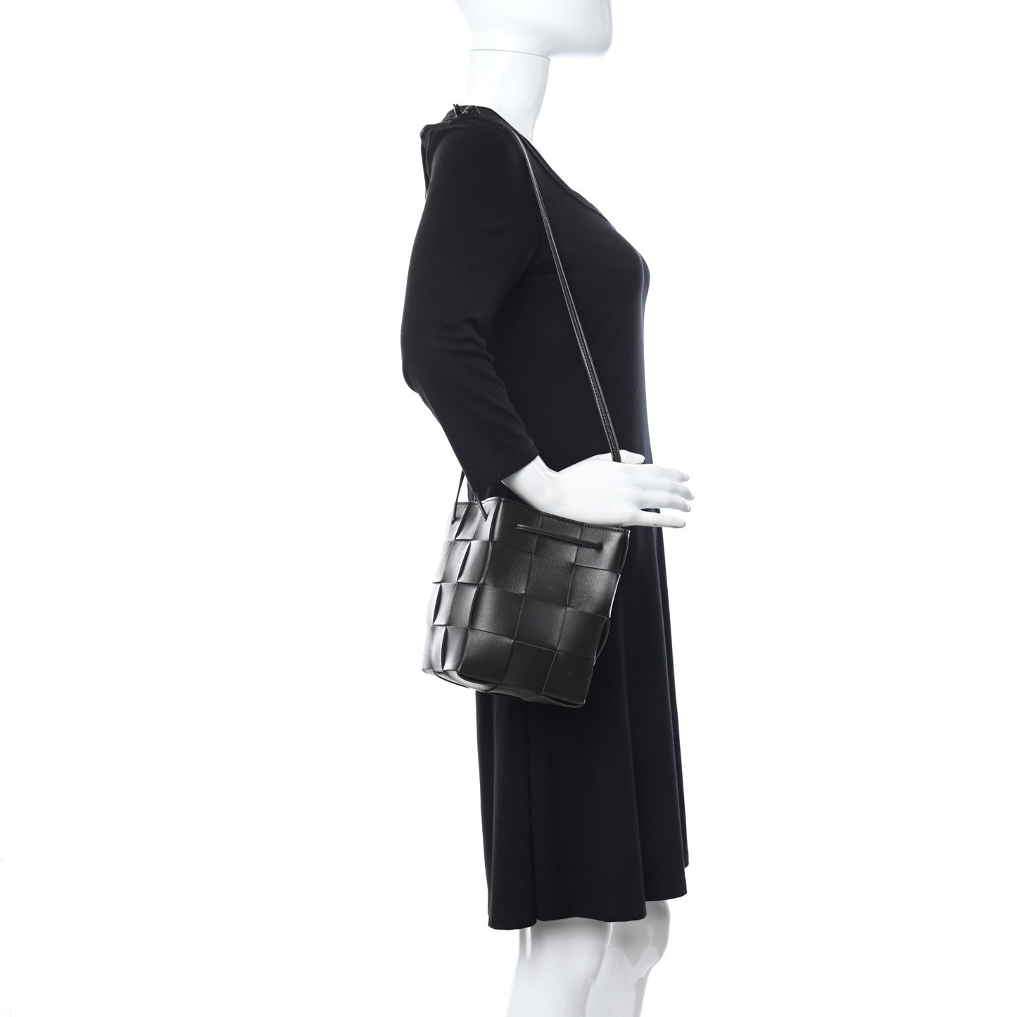 Nappa Maxi Intrecciato Cassette Bucket Bag Ebano