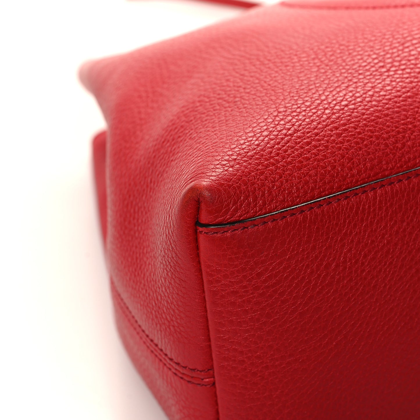 Pebbled Calfskin Medium Soho Chain Shoulder Bag Tabasco Red