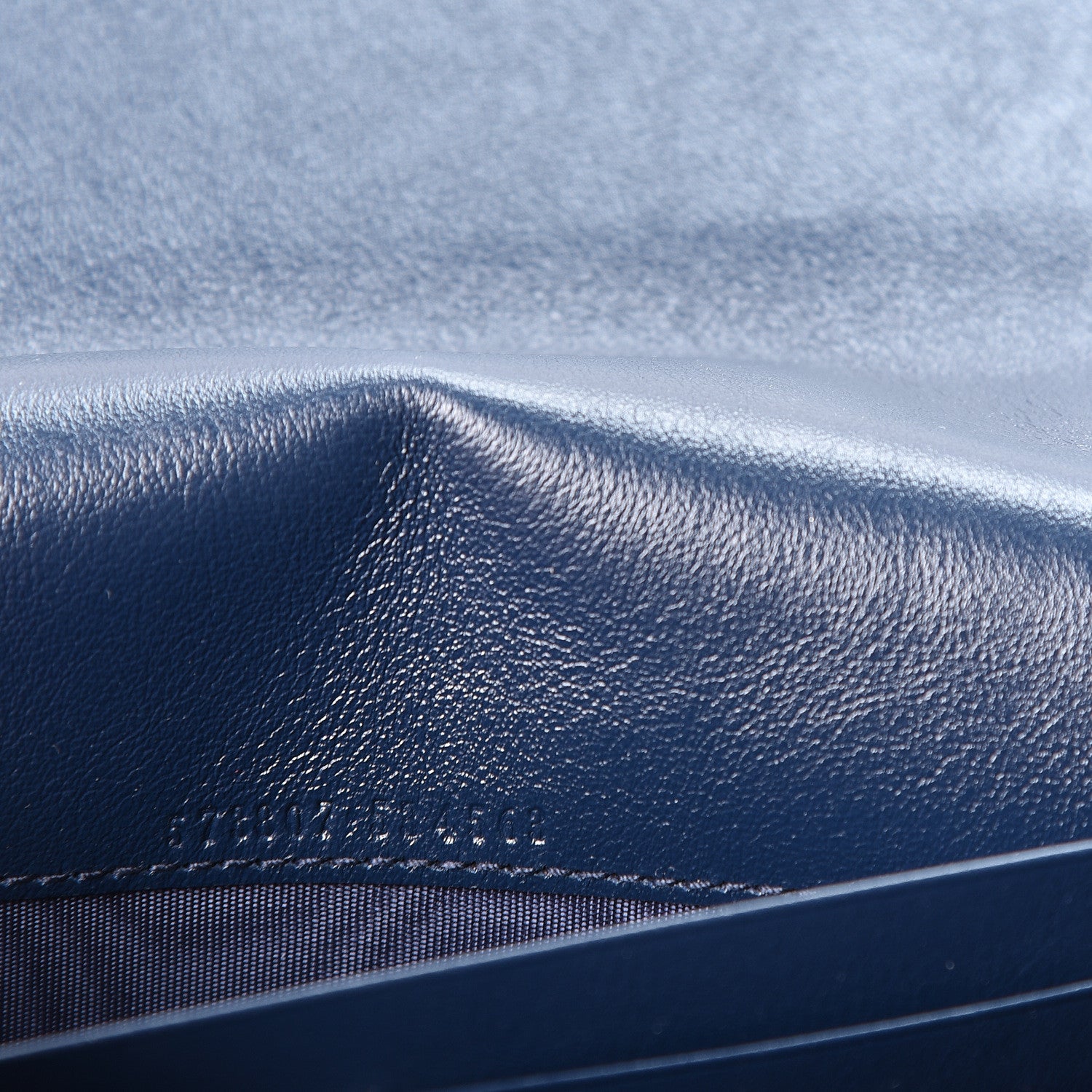 Gucci Vintage Effect Calfskin Matelasse Diagonal Torchon GG Marmont Chain Wallet Blue Agata Mystic White 5 of 10