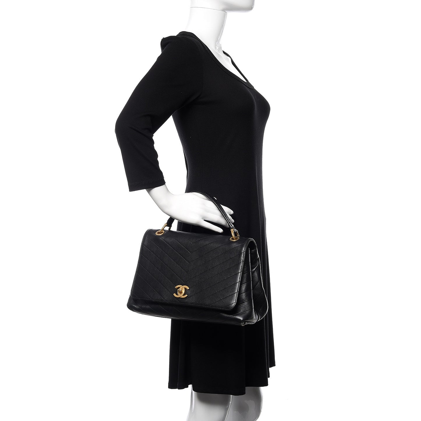 Grained Calfskin Elaphe Stitched Medium Chevron Chic Top Handle Flap Black