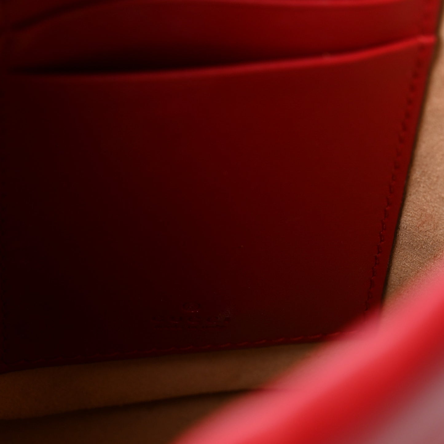 Calfskin Matelasse Mini GG Marmont 2.0 Bucket Bag Hibiscus Red