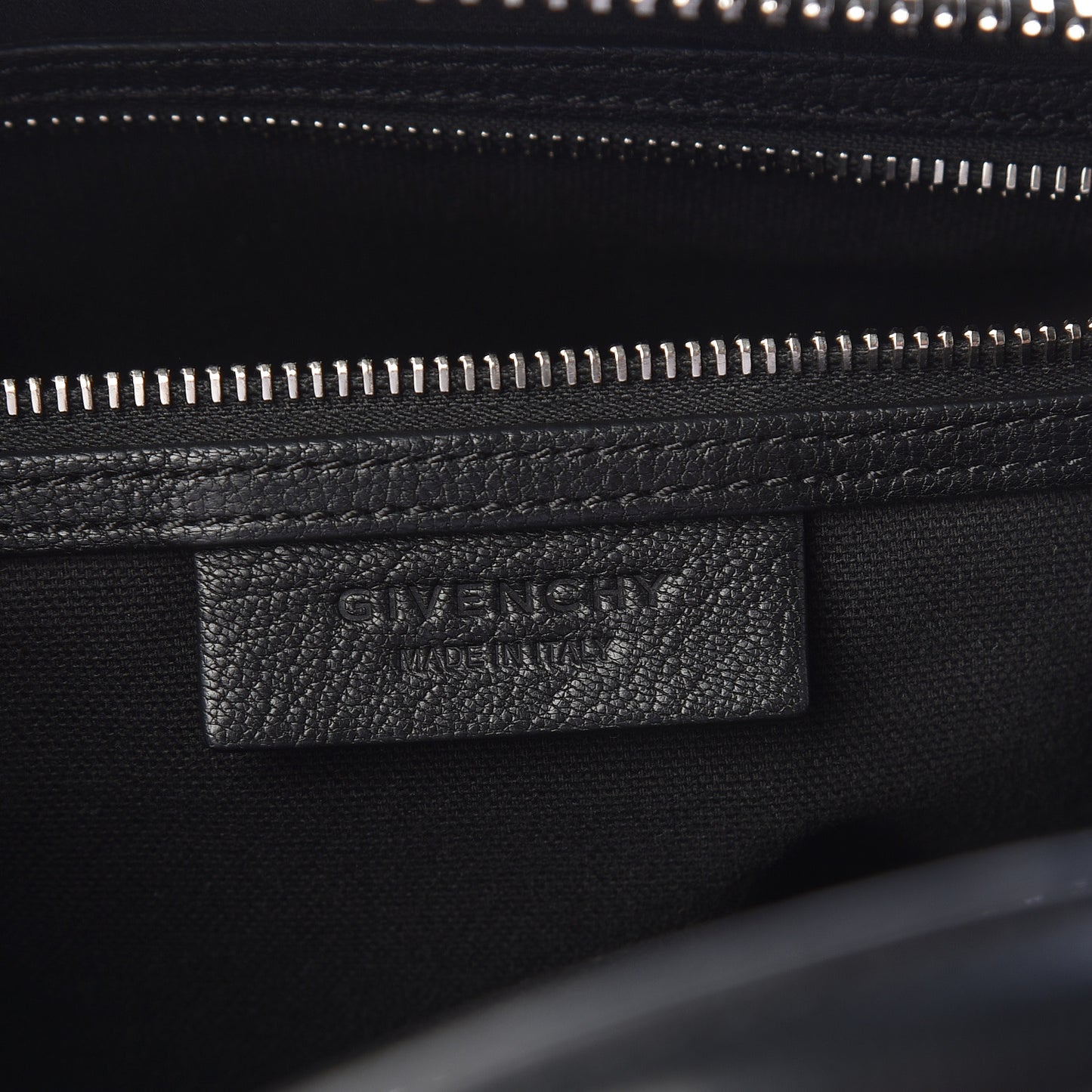 Sugar Goatskin Medium Antigona Black