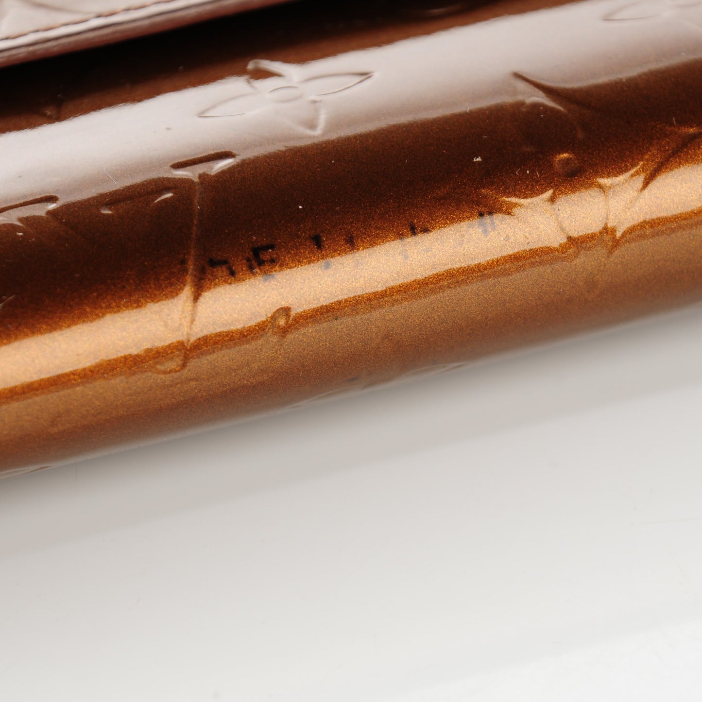 Vernis Porte Tresor International Wallet Bronze