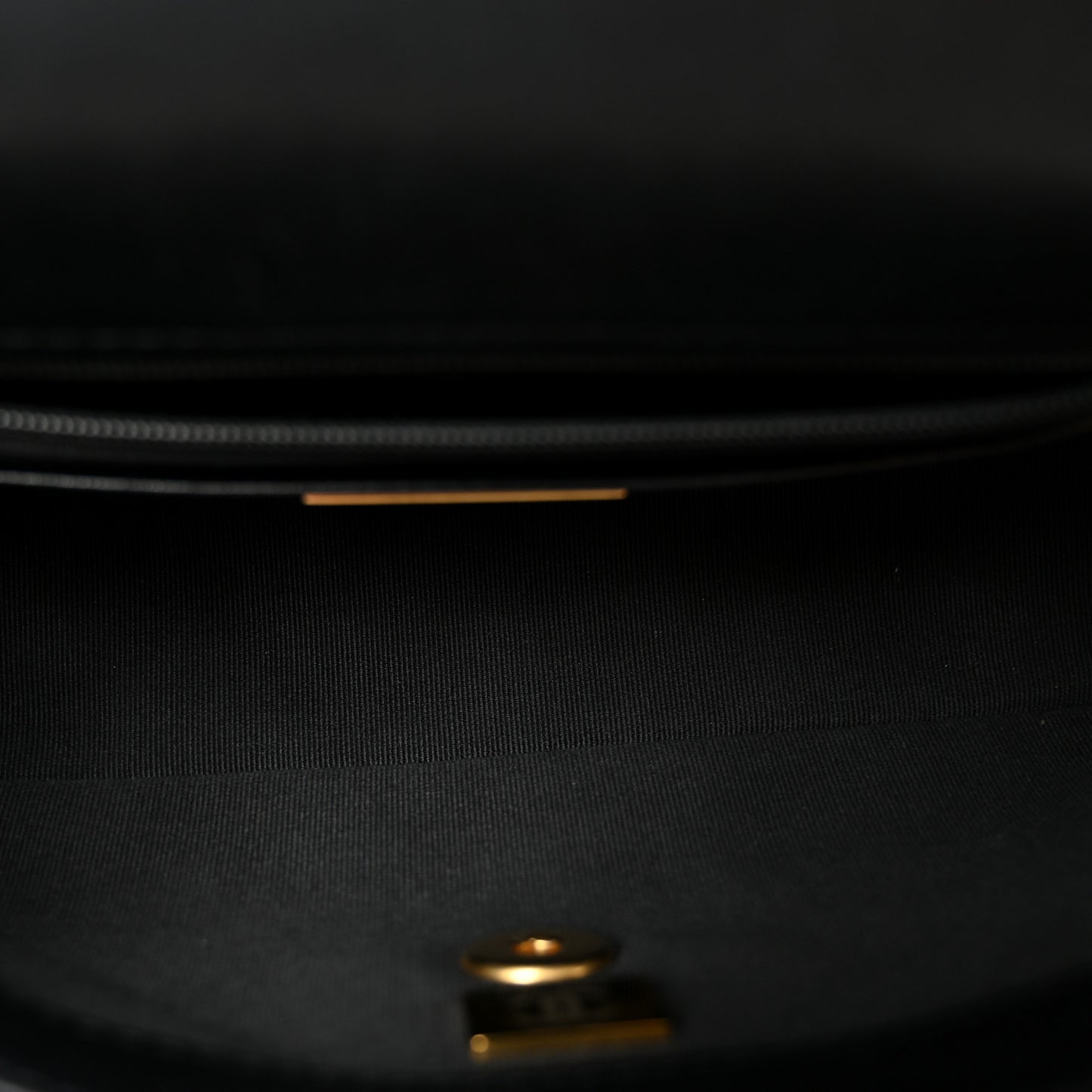 Shiny Lambskin Quilted Small Single Flap Black