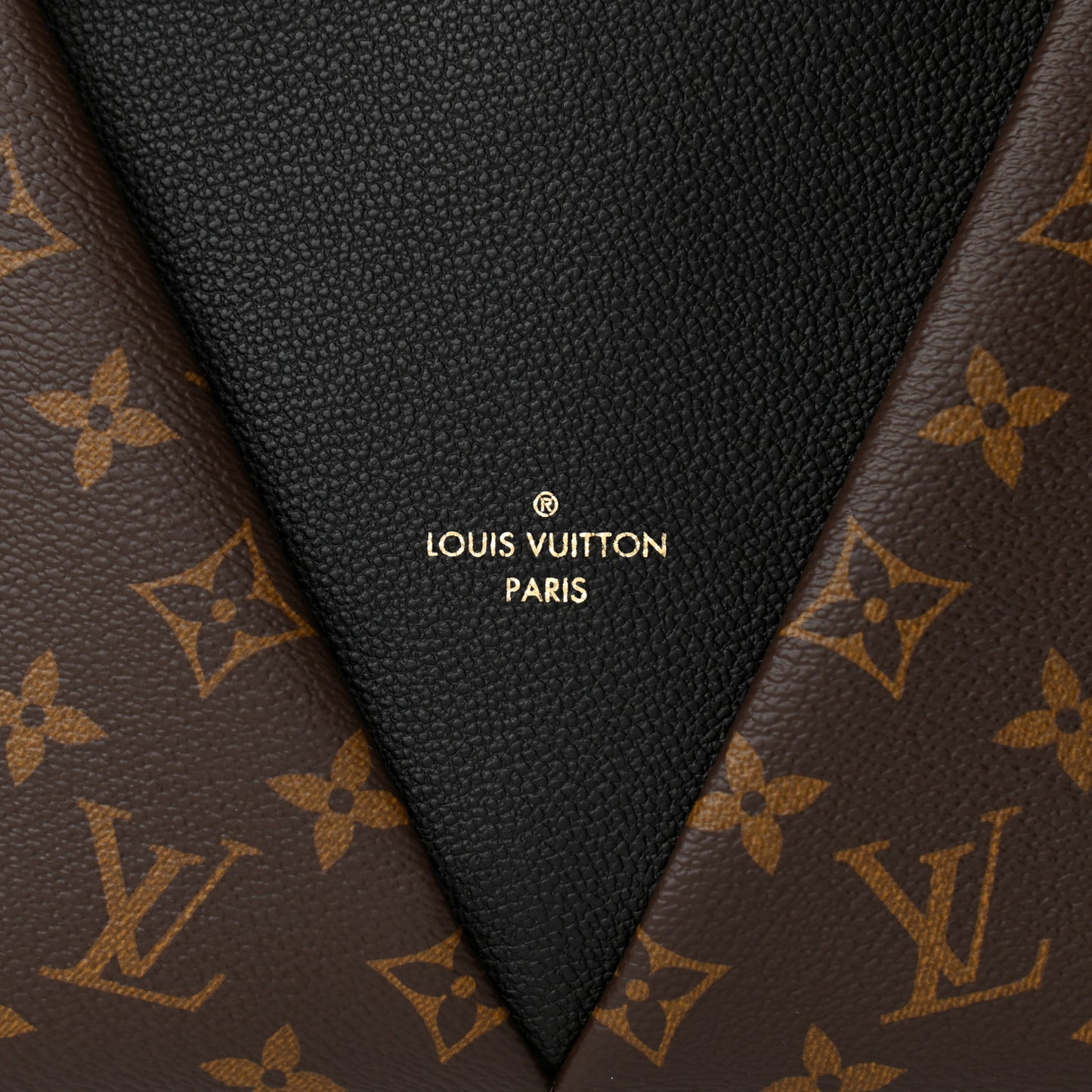 Monogram V Tote BB Black