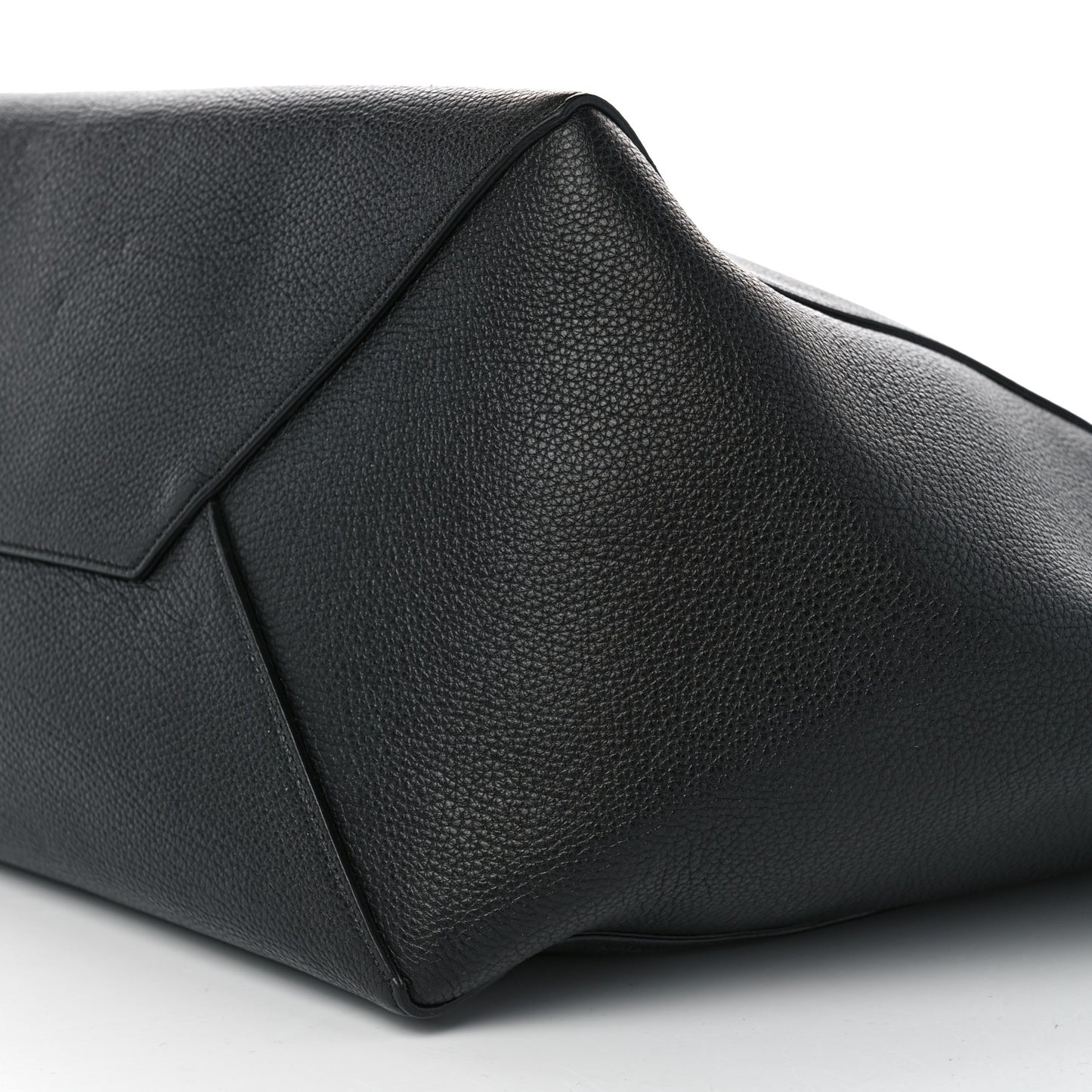 Soft Grained Calfskin Medium Belt Cabas Phantom Black