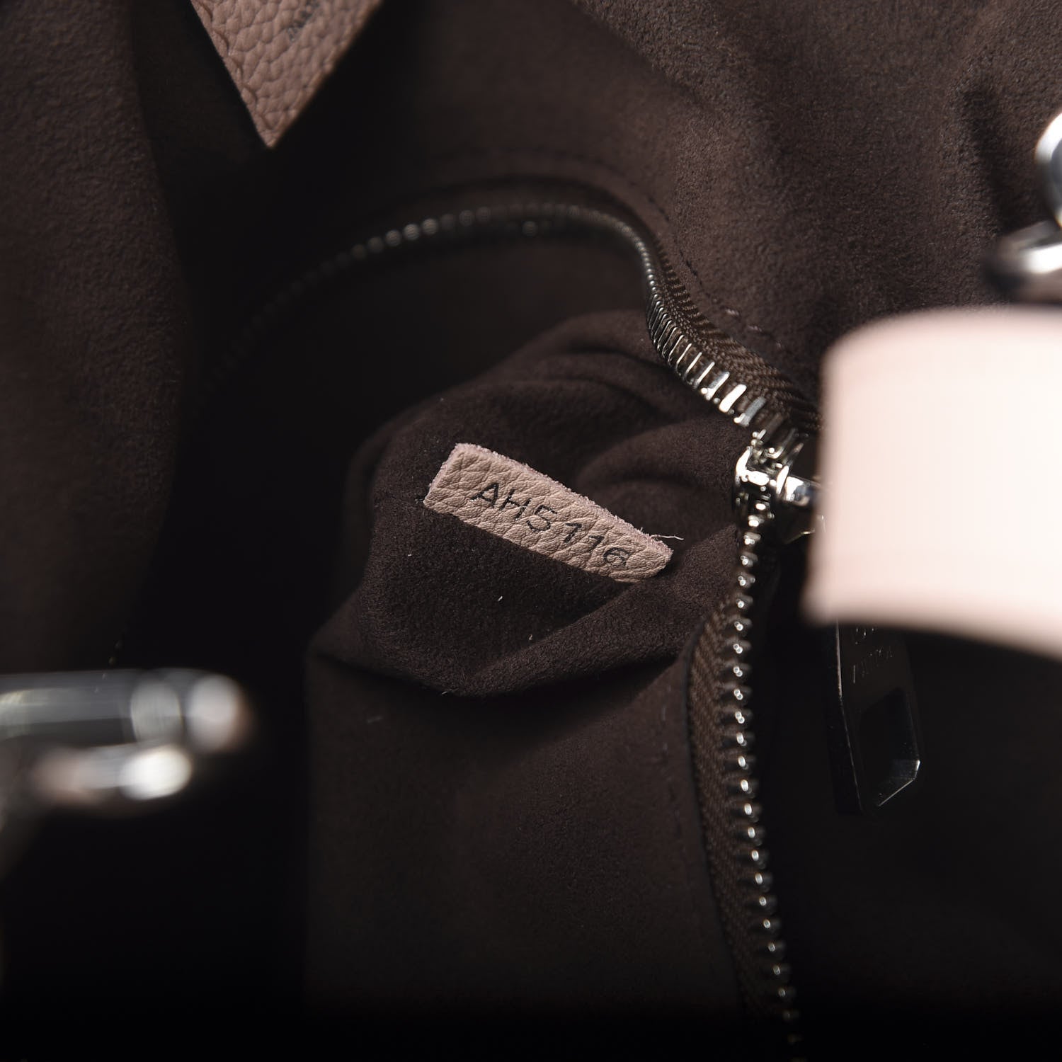 Louis Vuitton Mahina Babylone PM Magnolia 8 of 13