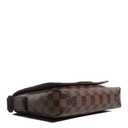 Louis Vuitton Damier Ebene District PM 4 of 8