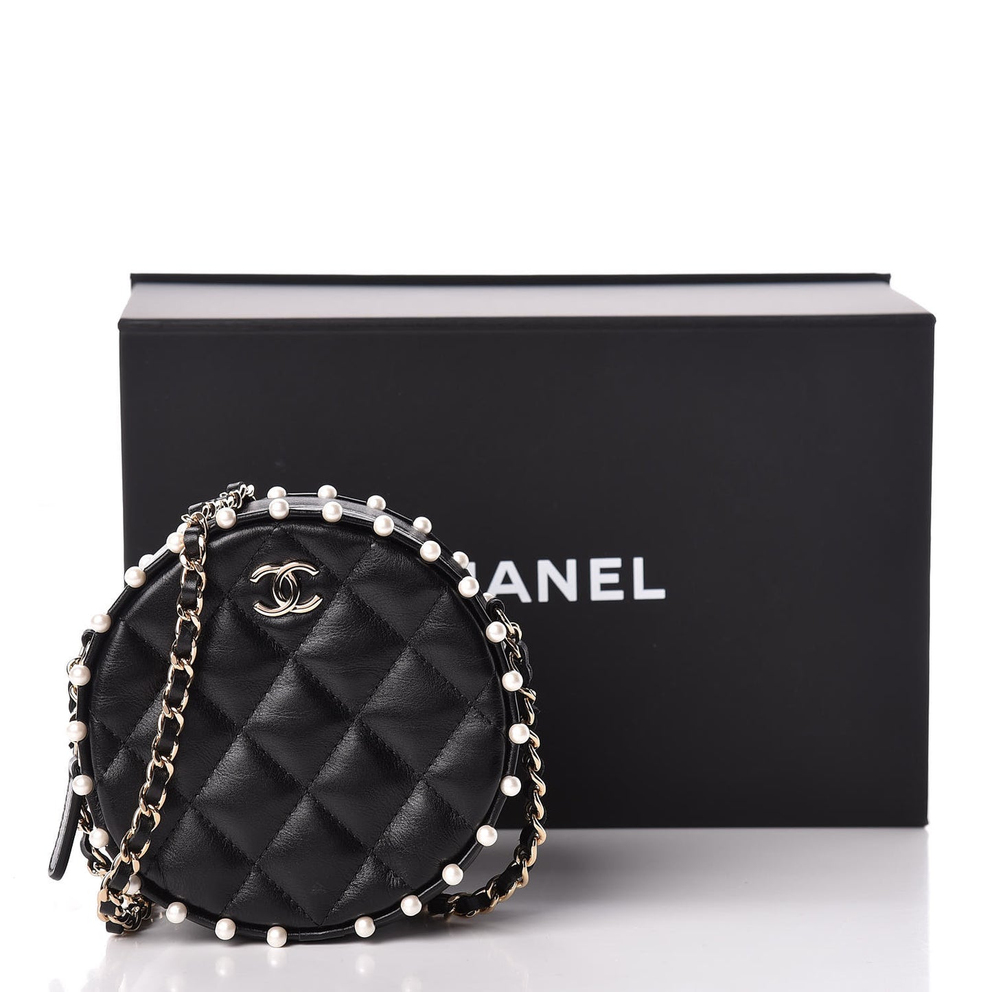 Calfskin Quilted Pearl Round Clutch With Chain Black