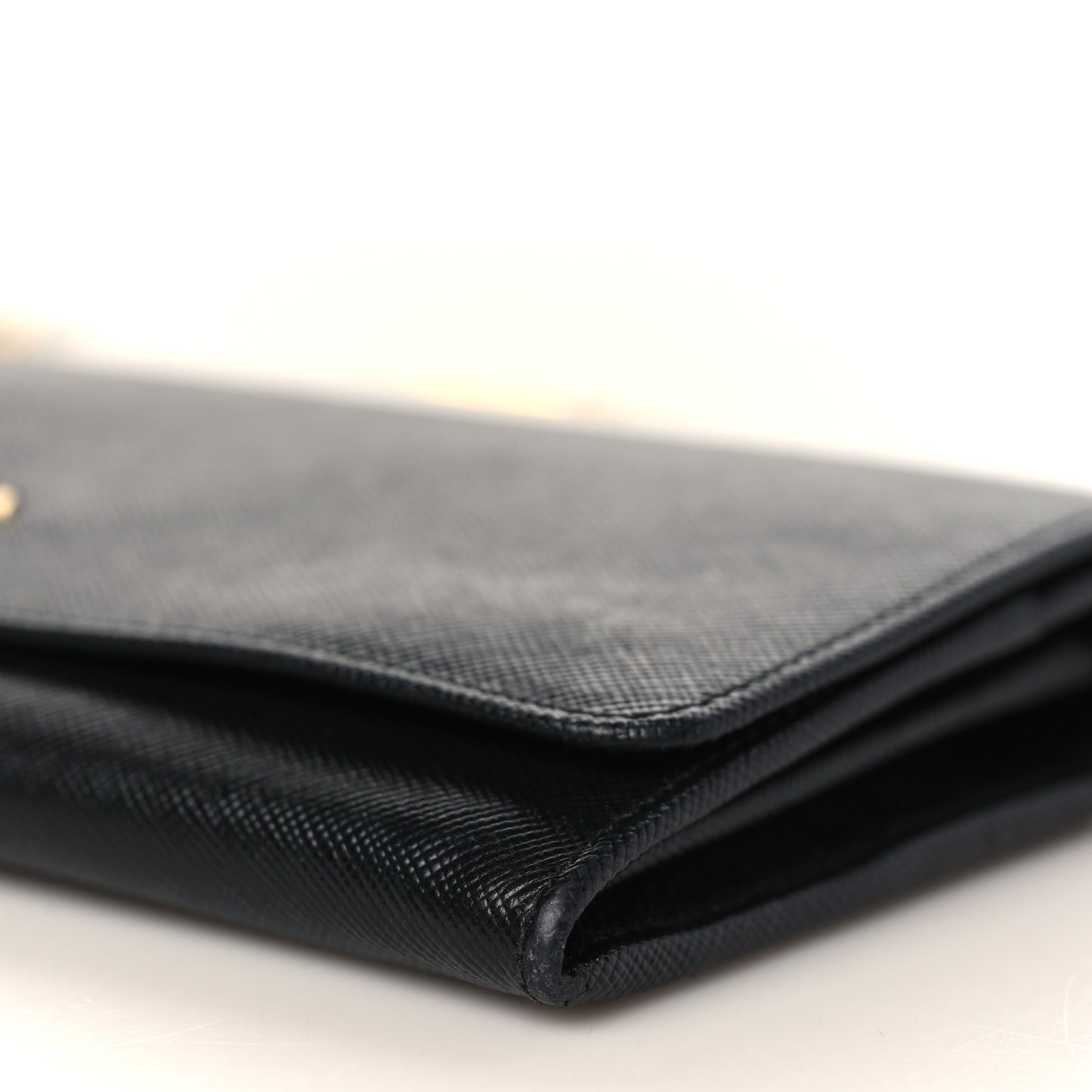 Saffiano Metal Oro Chain Wallet Black