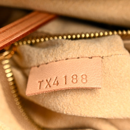 Louis Vuitton Monogram Artsy MM 7 of 12