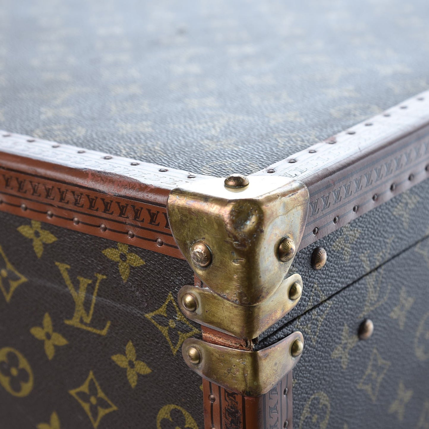 Monogram Bisten 70