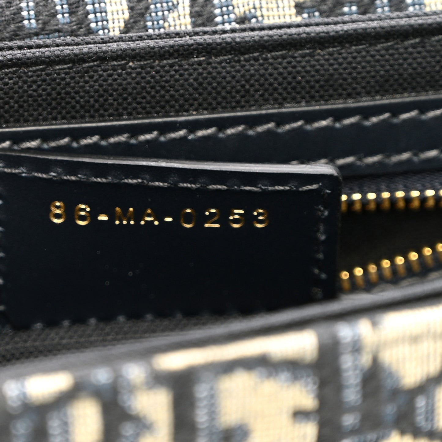 Oblique 30 Montaigne Avenue Bag Blue