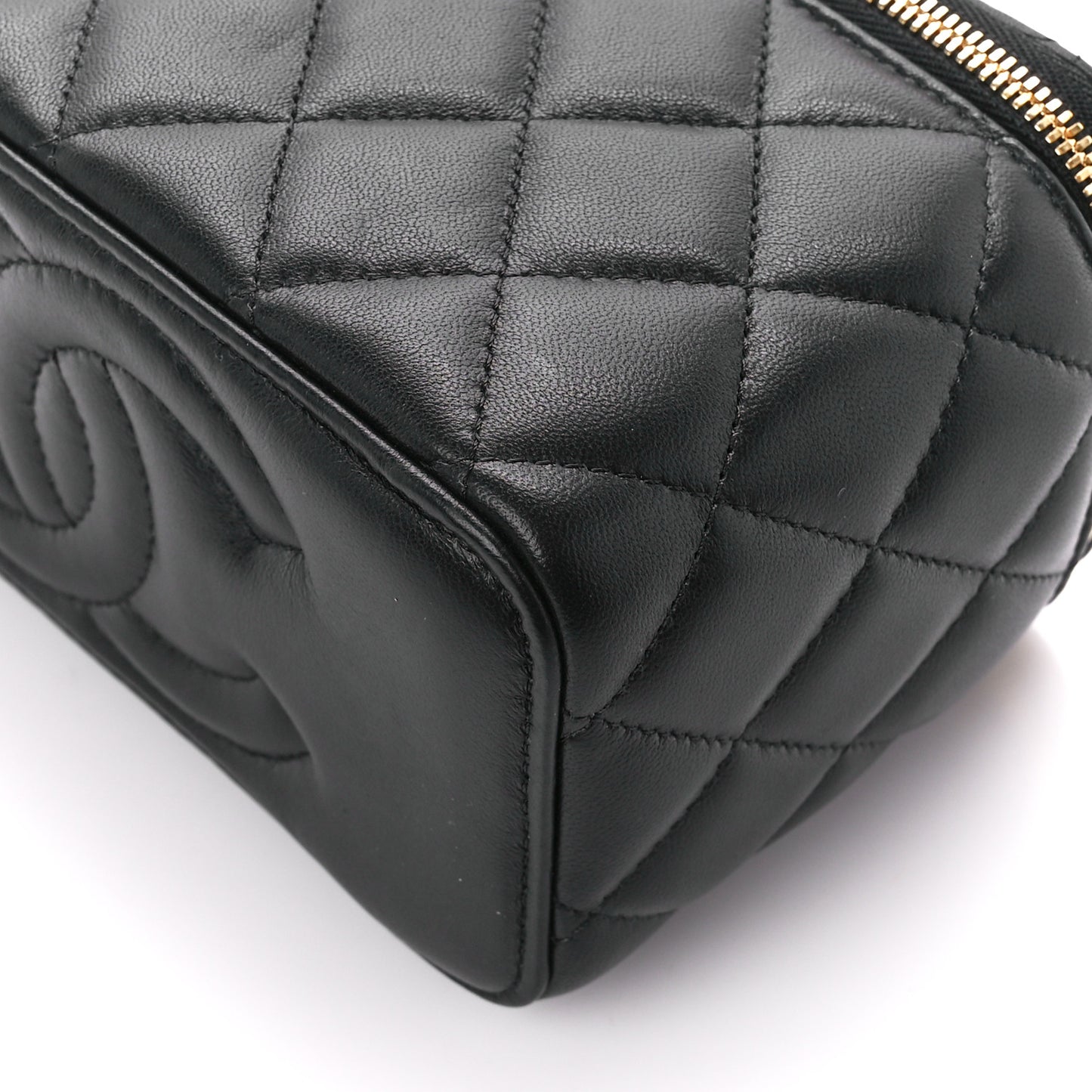 Lambskin Enamel Pearl Quilted Small Charm Me Vanity Case With Chain Black