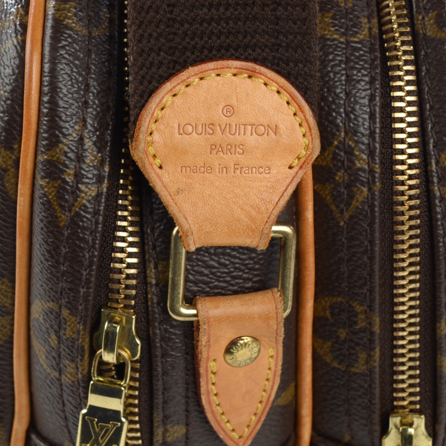 Louis Vuitton Monogram Reporter PM 6 of 10