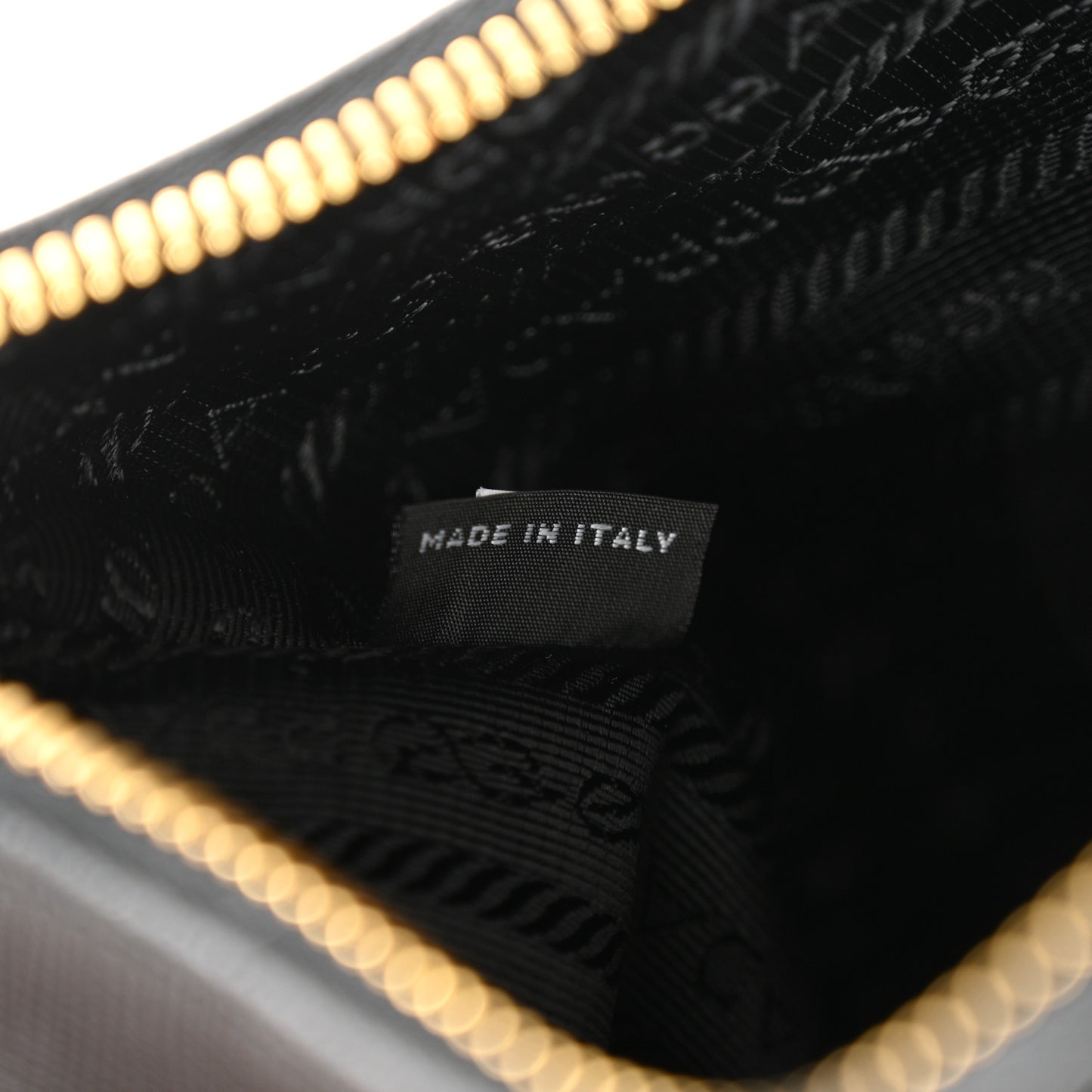 Saffiano Lux Re-Edition 2005 Shoulder Bag Black