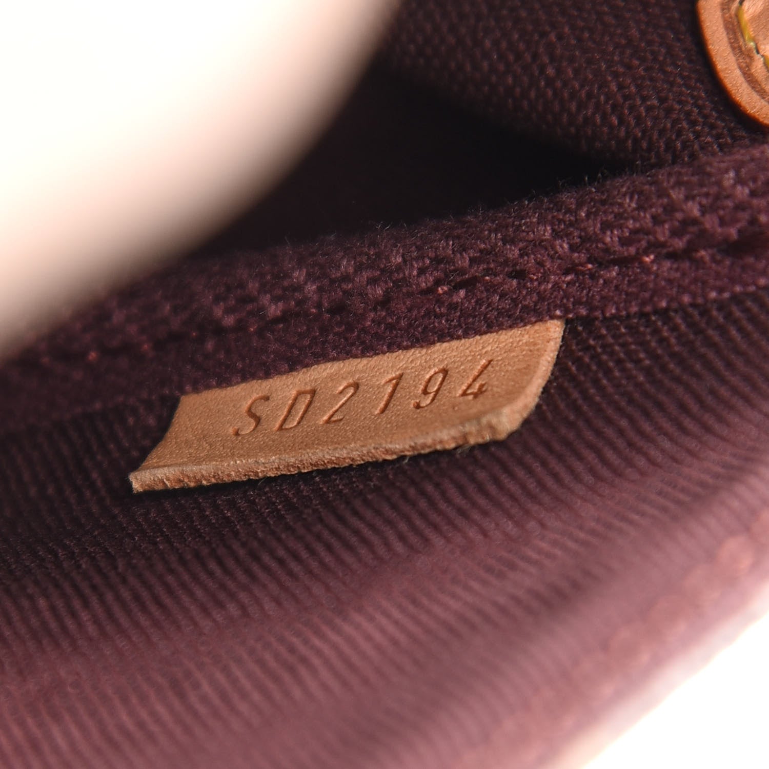 Louis Vuitton Monogram Favorite MM 7 of 9