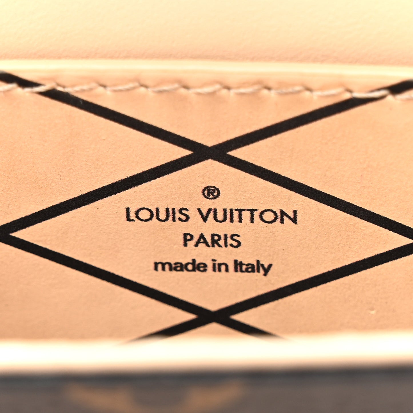 Monogram Pochette Trunk Verticale Black