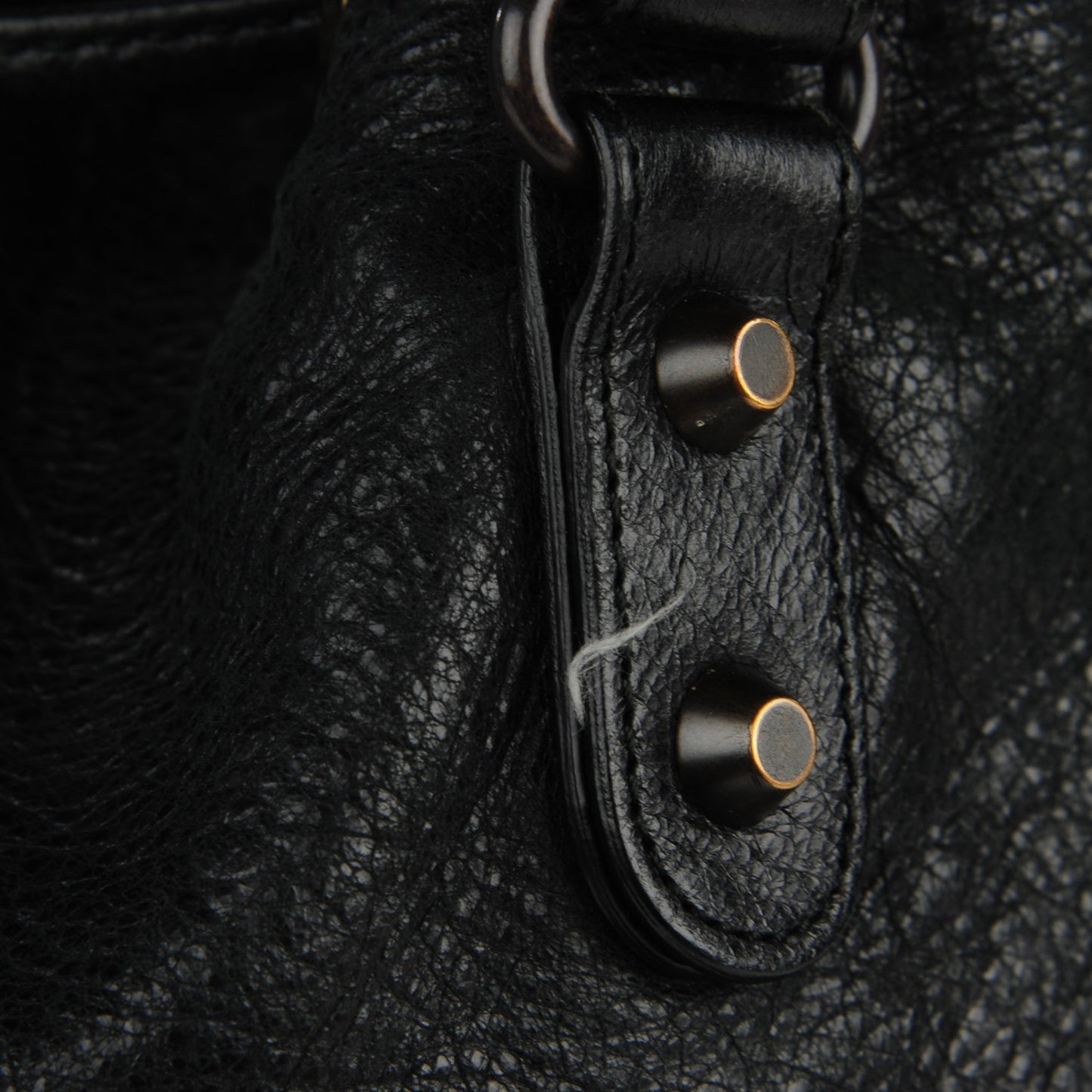 Agneau Classic Hardware Pompon Black