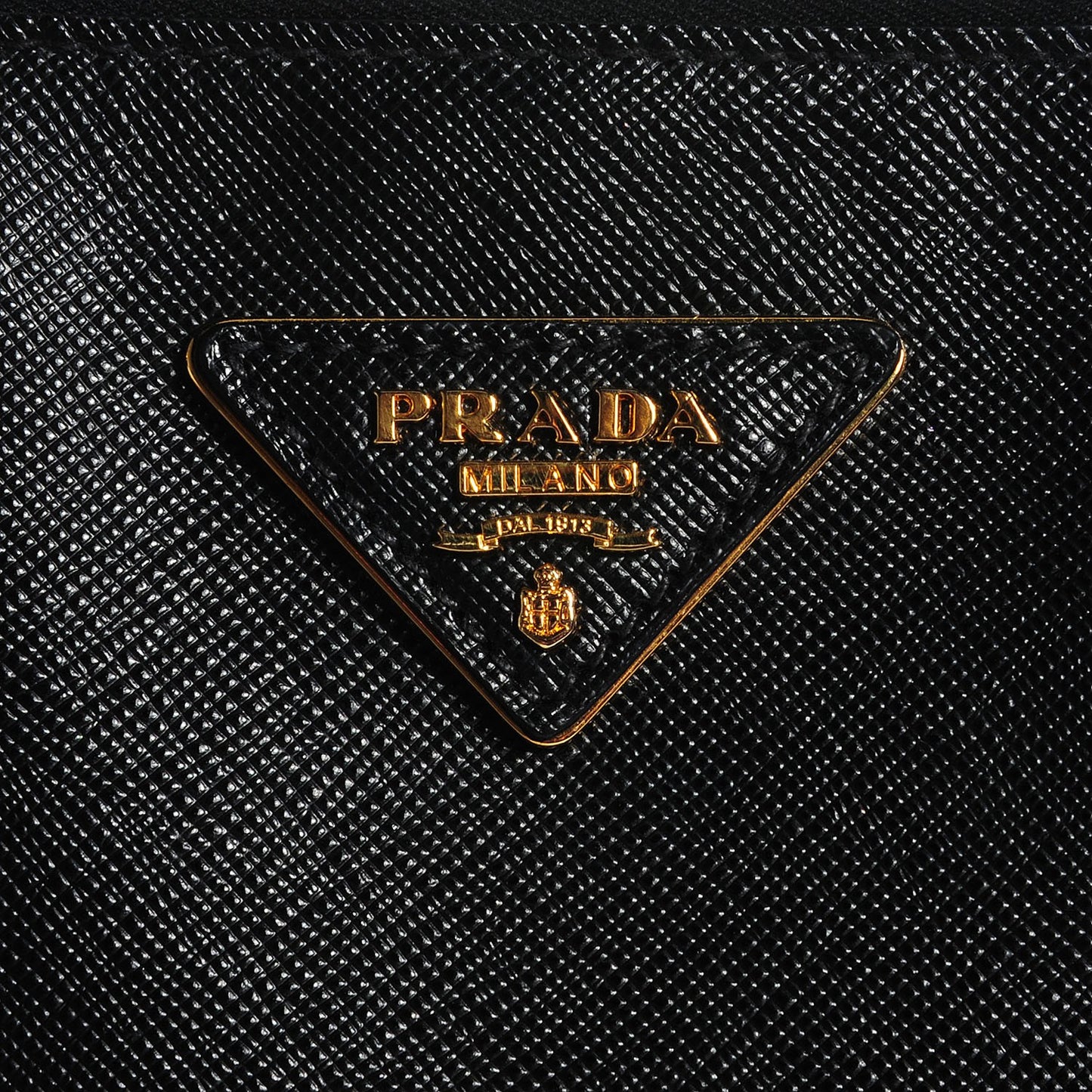 Saffiano Lux Extra Large Galleria Double Zip Tote Black