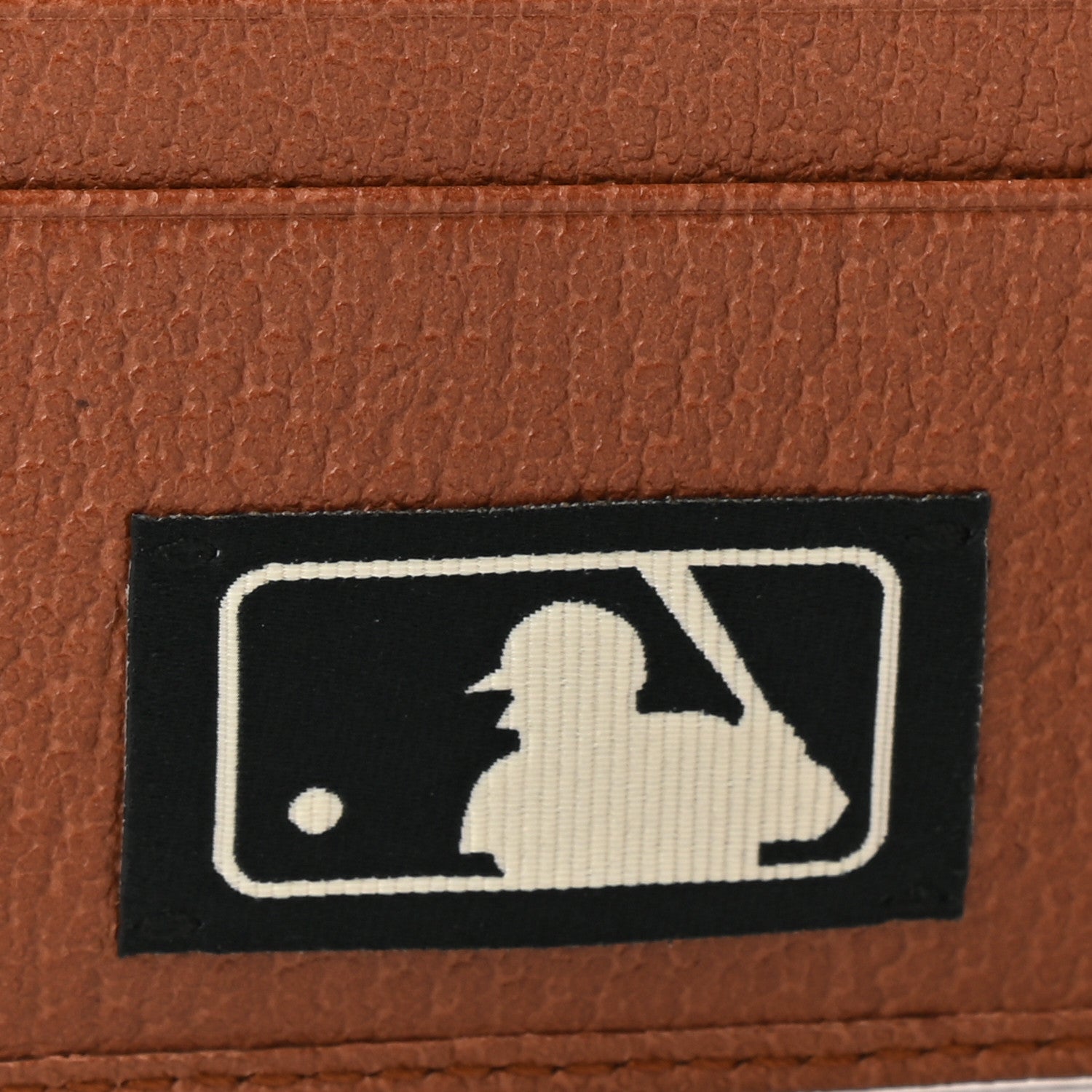 Gucci X MLB Monogram NY Yankees Bi-Fold Wallet Beige Ruggine Ivory 8 of 9