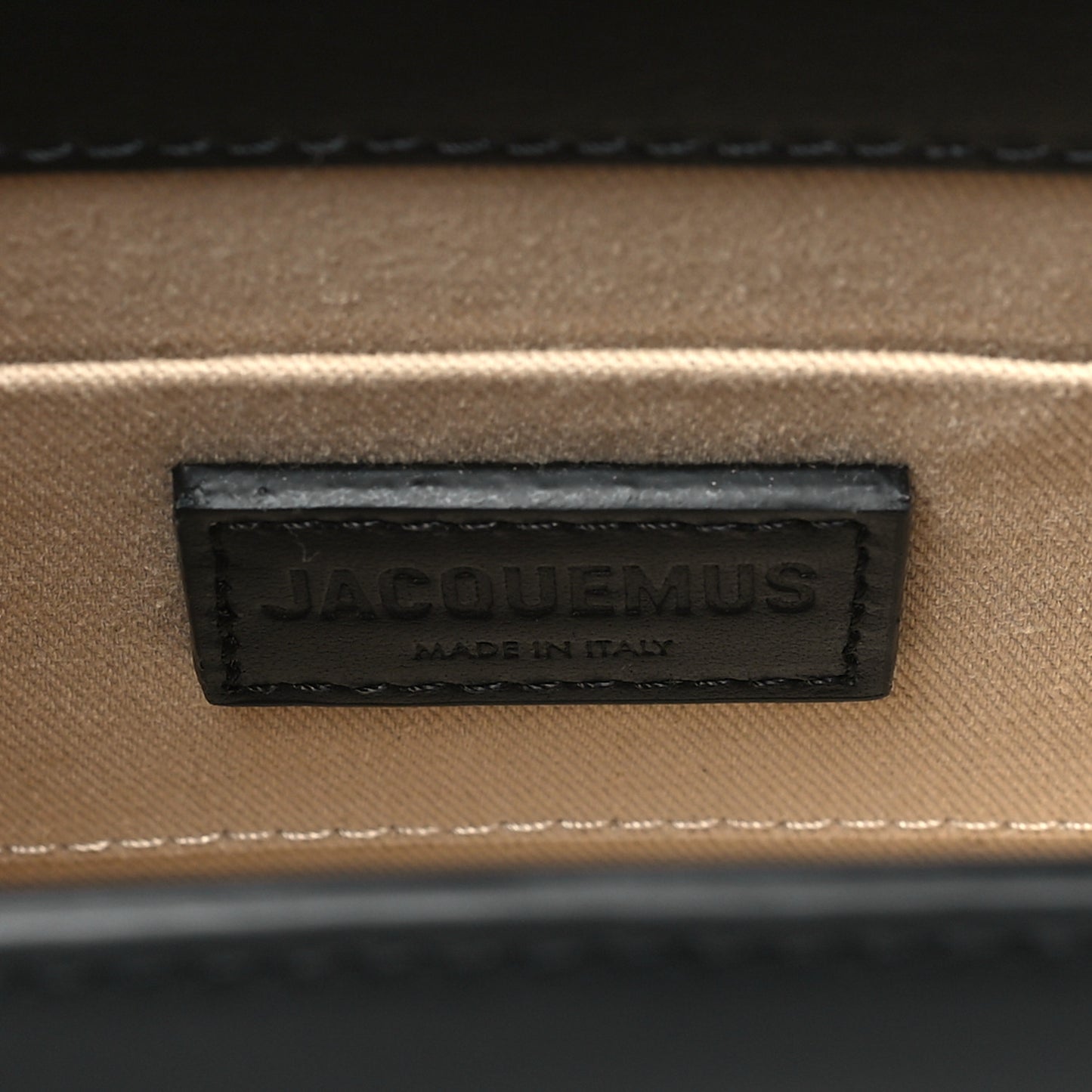 Smooth Calfskin Le Chiquito Moyen Black
