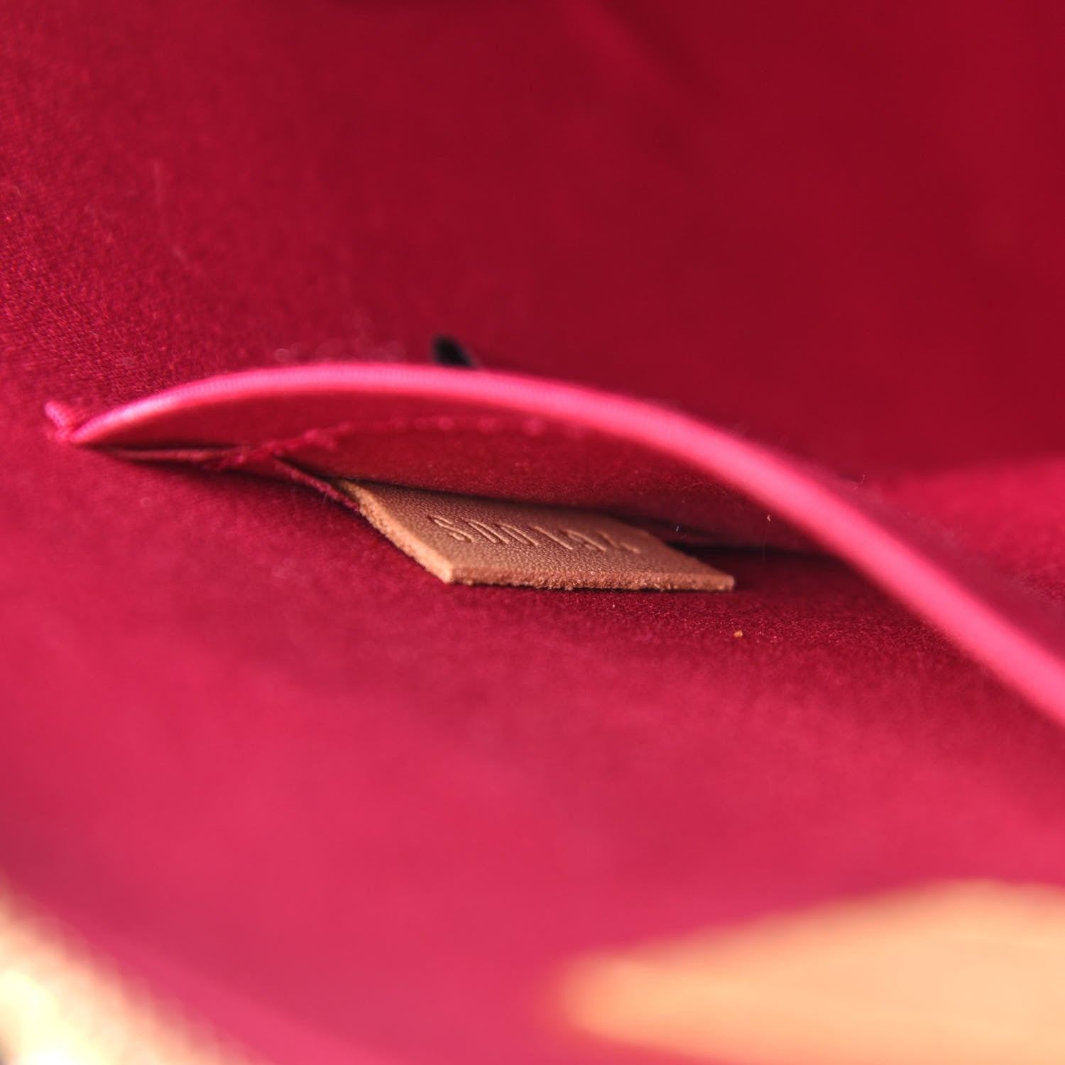 Louis Vuitton Vernis Alma PM Rose Indien 7 of 12