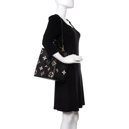 Louis Vuitton Empreinte Monogram Giant Neonoe MM Black Beige 2 of 12