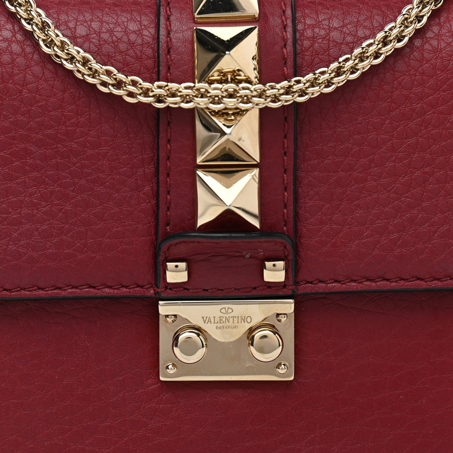 Pebbled Calfskin Small Glam Lock Rockstud Flap Red